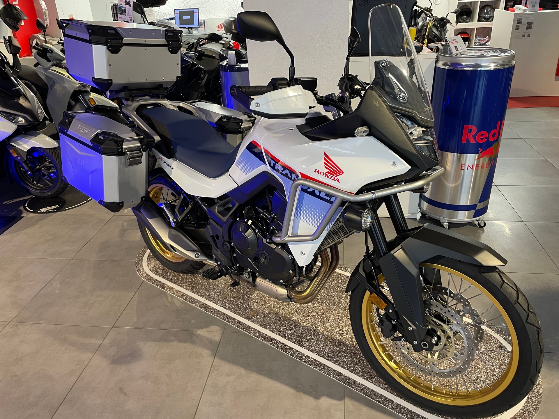 HONDA XL 750 Transalp-showroom-element-1