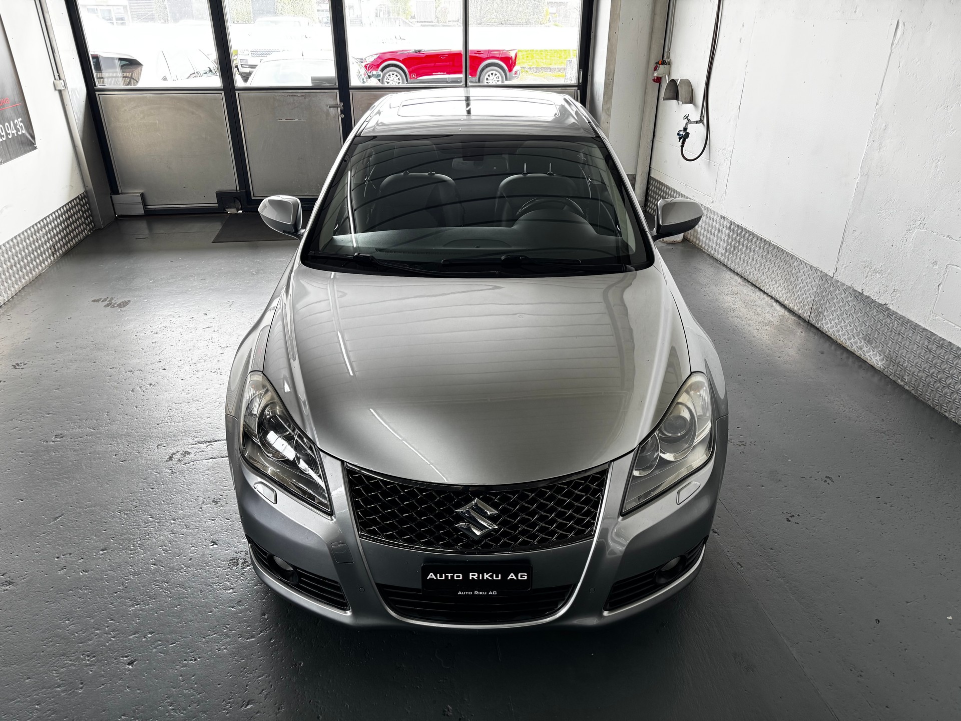 SUZUKI Kizashi 2.4 GL Top 4WD CVT-showroom-element-2