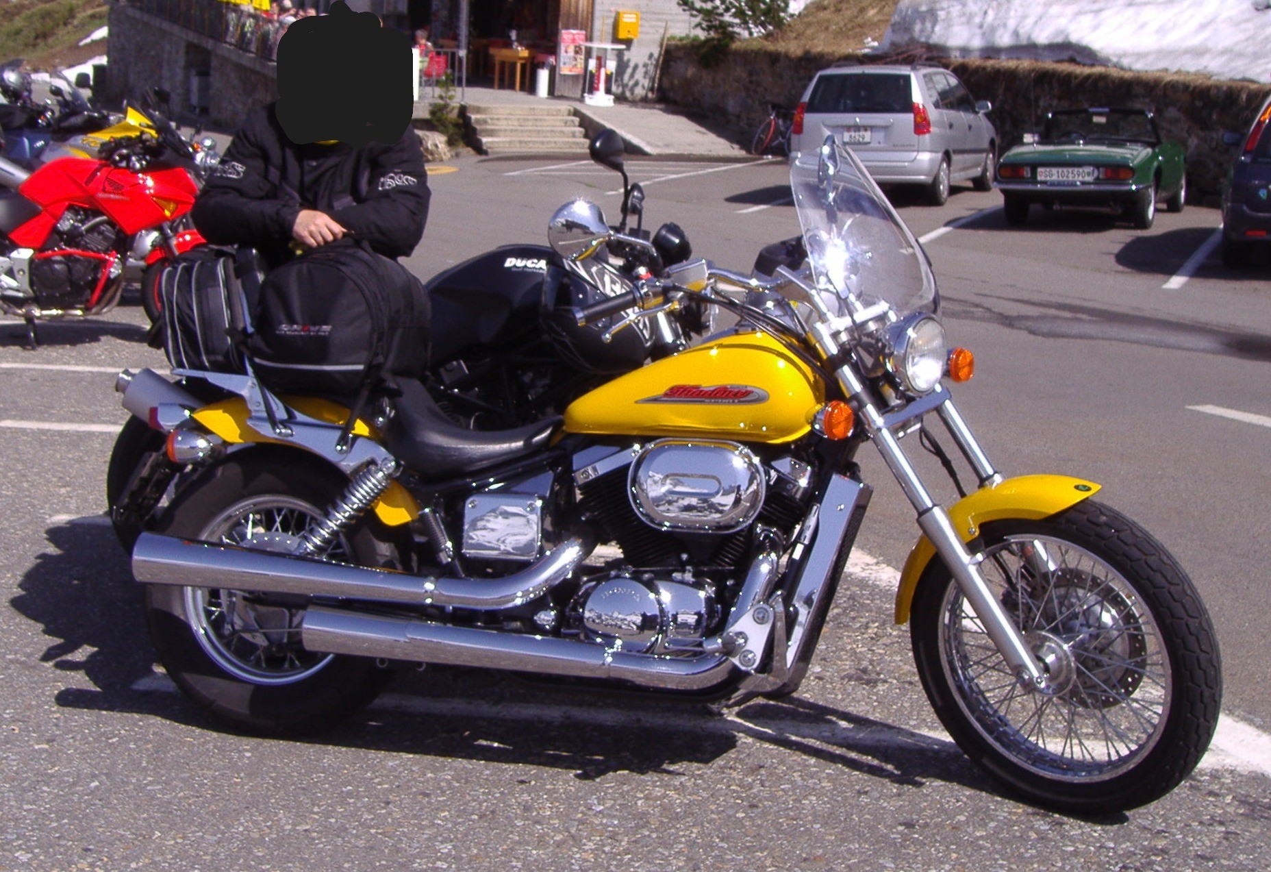 HONDA VT 750 DC Black Widow-image-12