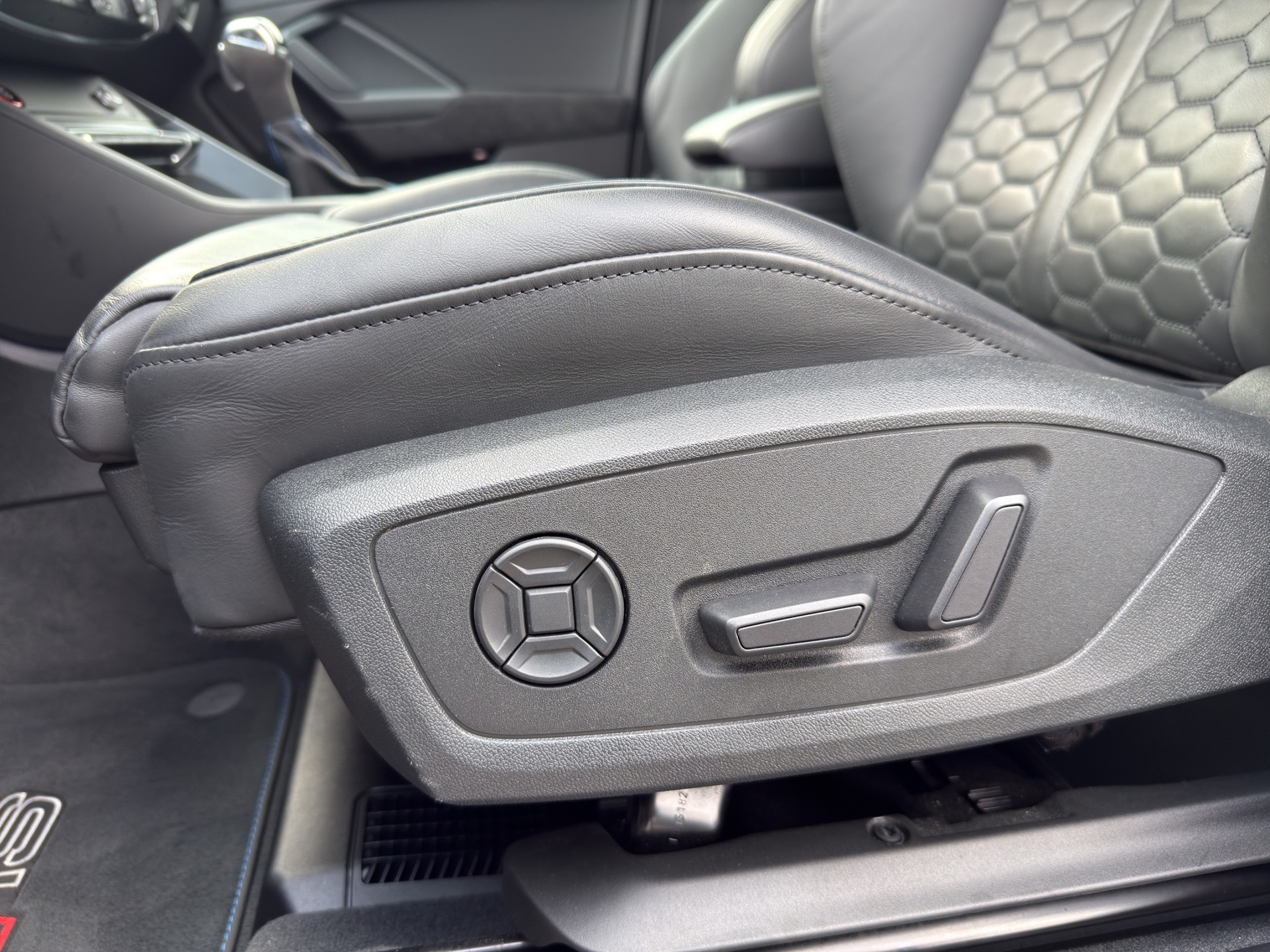 AUDI RS Q3 2.5 TFSI quattro S tronic-image-7