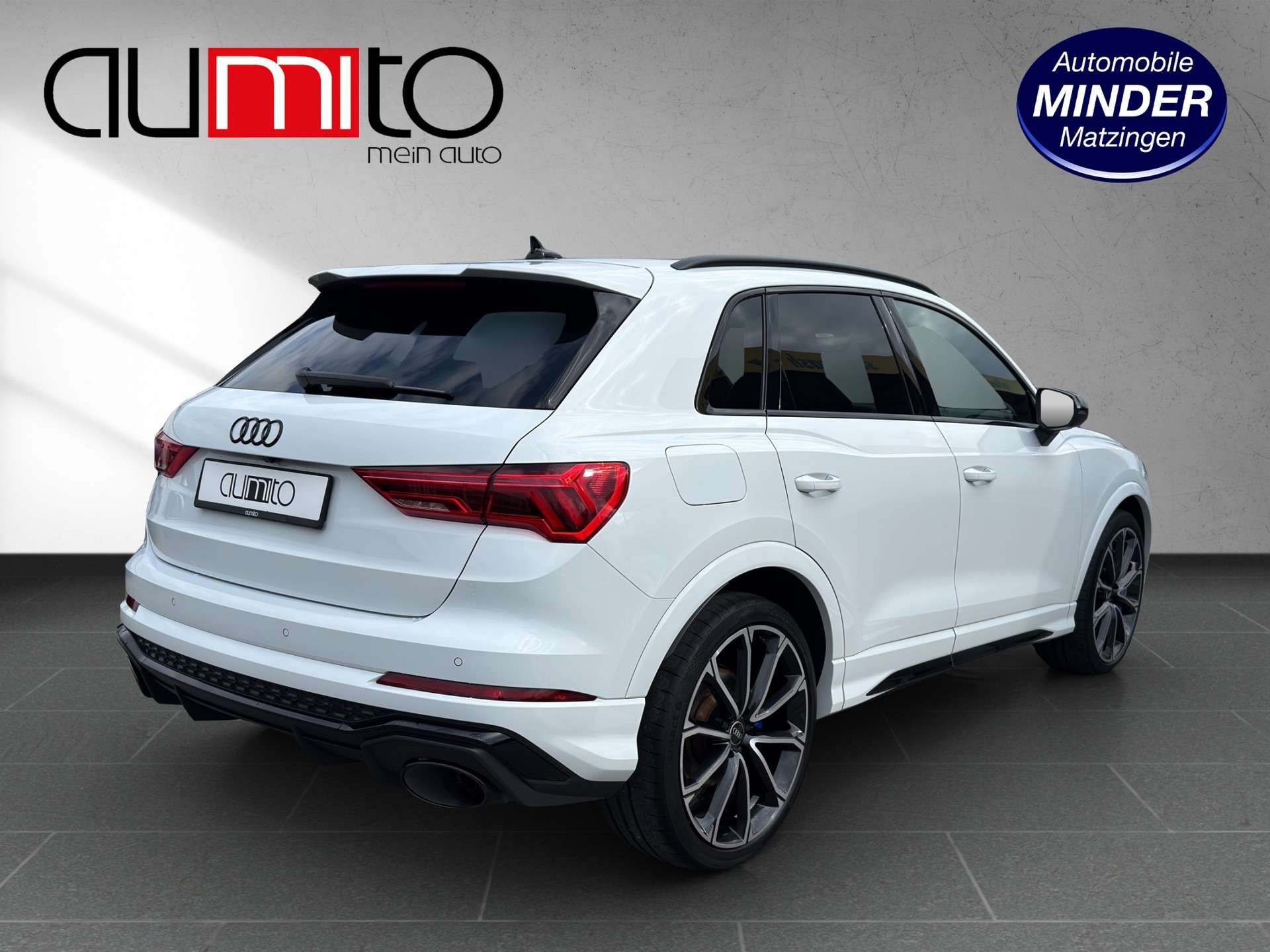 AUDI RS Q3 2.5 TFSI quattro S tronic-image-2