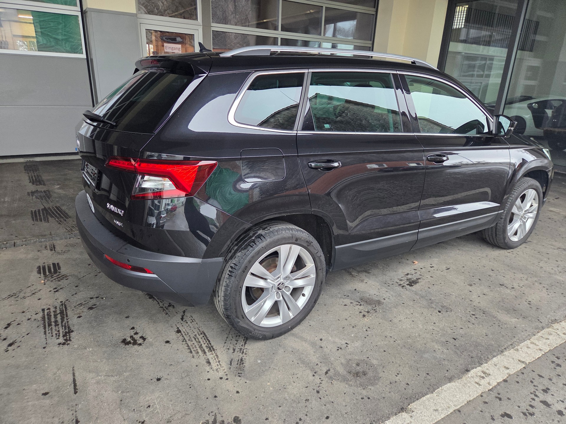 SKODA Karoq 2.0 TDI CR Smile 4x4 DSG-image-4