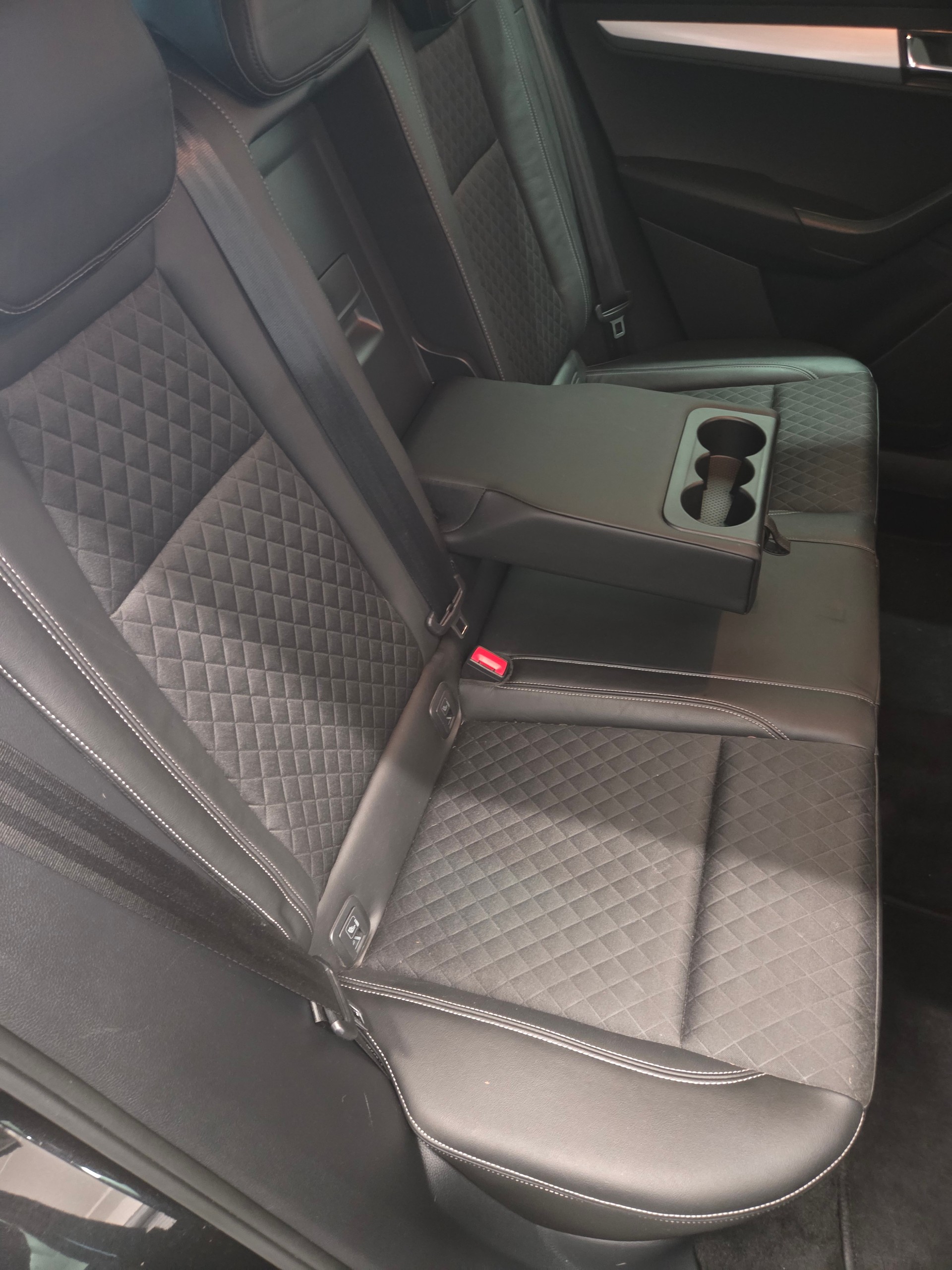 SKODA Karoq 2.0 TDI CR Smile 4x4 DSG-image-13