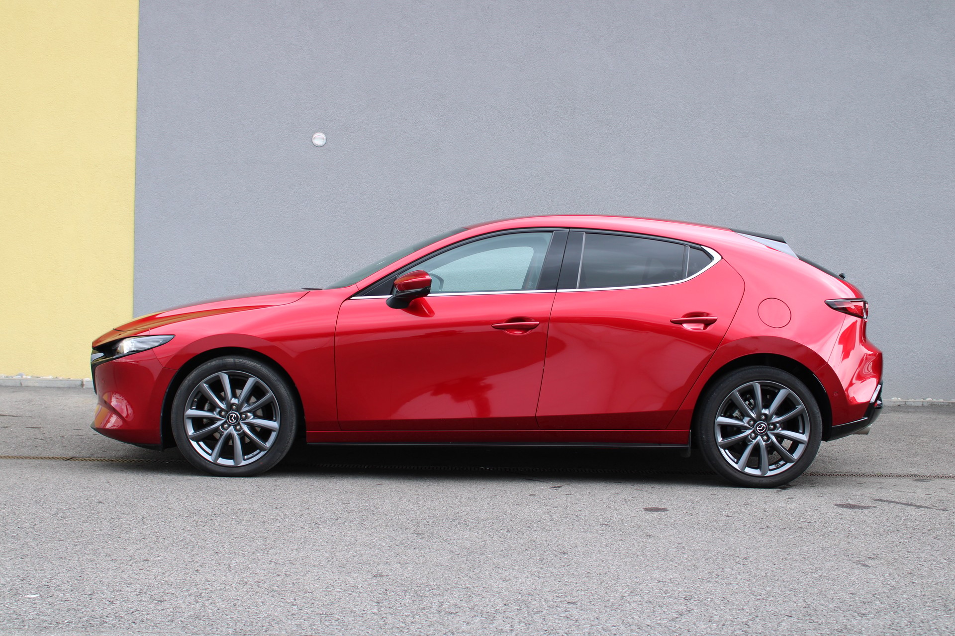 MAZDA 3 Hatchback SKYACTIV-X M Hybrid 180 Ambition Plus AWD-showroom-element-3