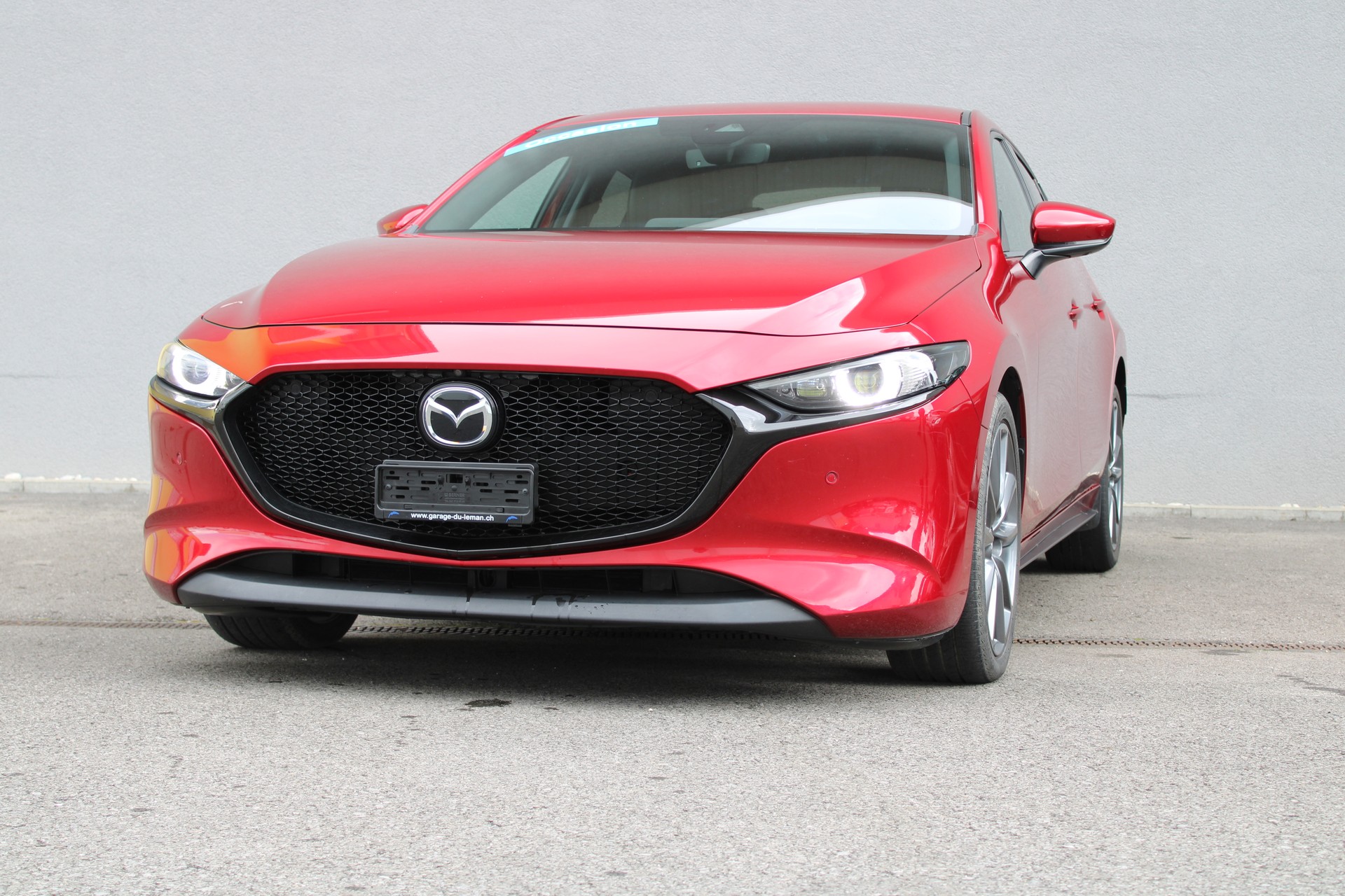 MAZDA 3 Hatchback SKYACTIV-X M Hybrid 180 Ambition Plus AWD-showroom-element-1