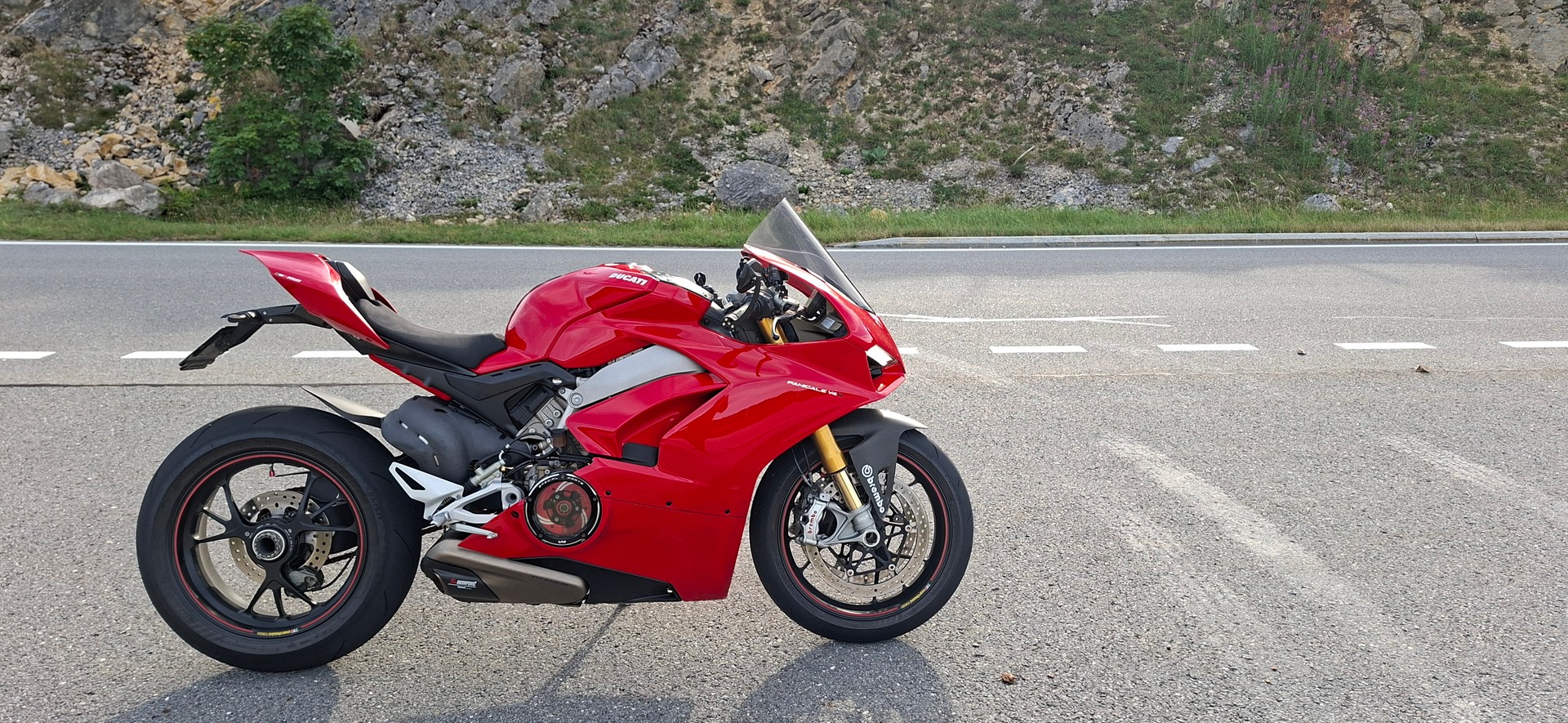 DUCATI Panigale 1103 V4 S-image-1