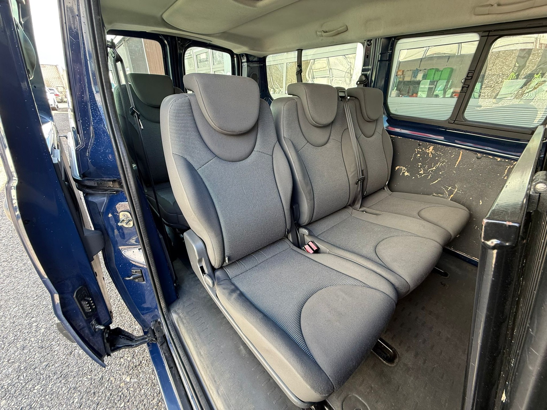 CITROEN Jumpy 2.0 HDi L2H1 Attraction-image-11