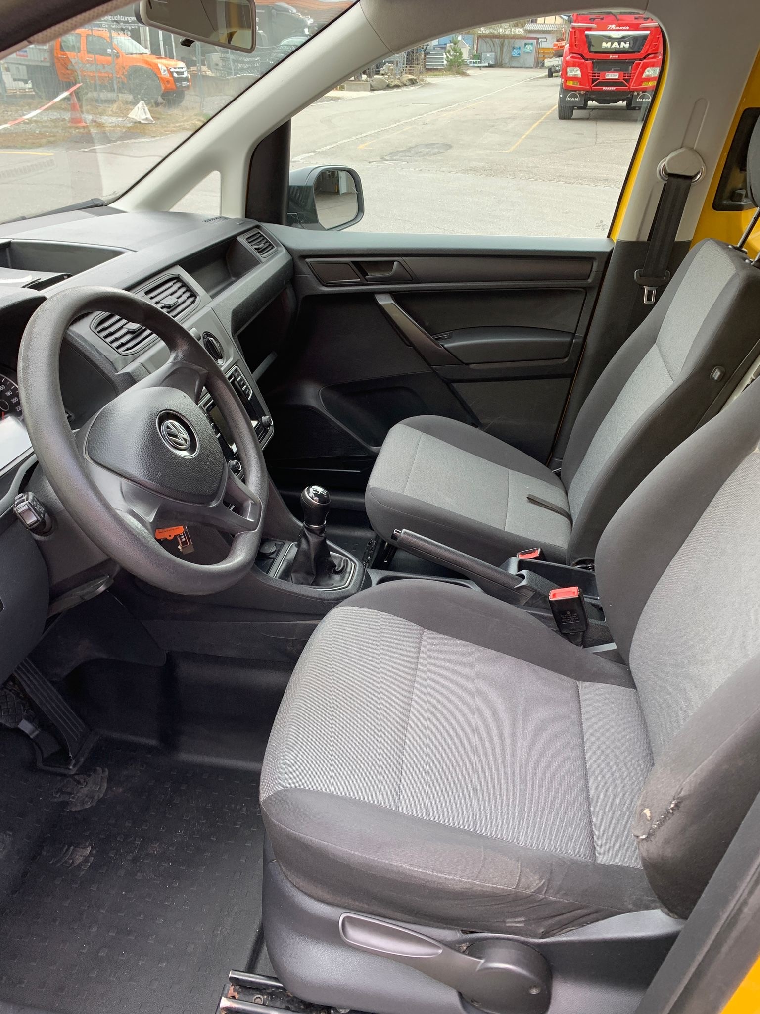 VW Caddy 2.0TDI 4Motion BlueMotion Technology-image-4