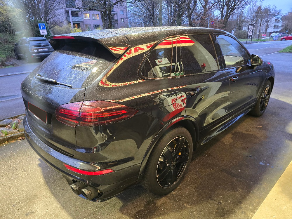 PORSCHE Cayenne Turbo
