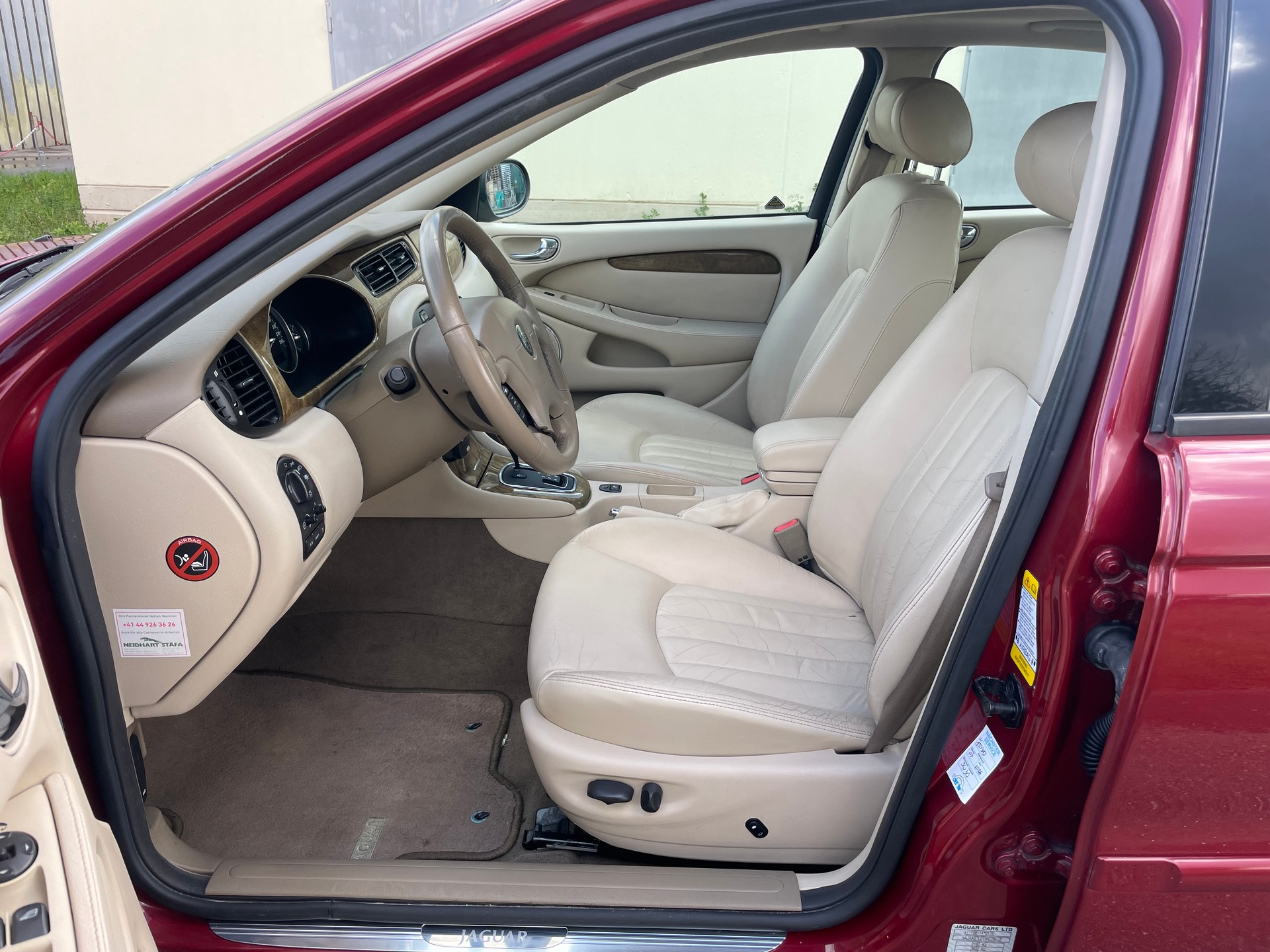 JAGUAR X-Type 3.0 V6 Traction4 Executive-image-6
