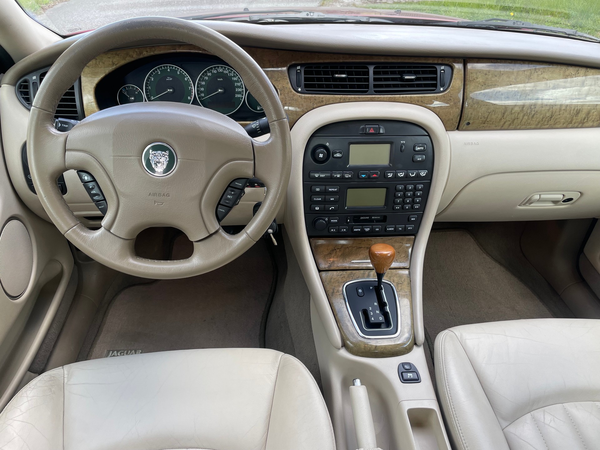 JAGUAR X-Type 3.0 V6 Traction4 Executive-image-10