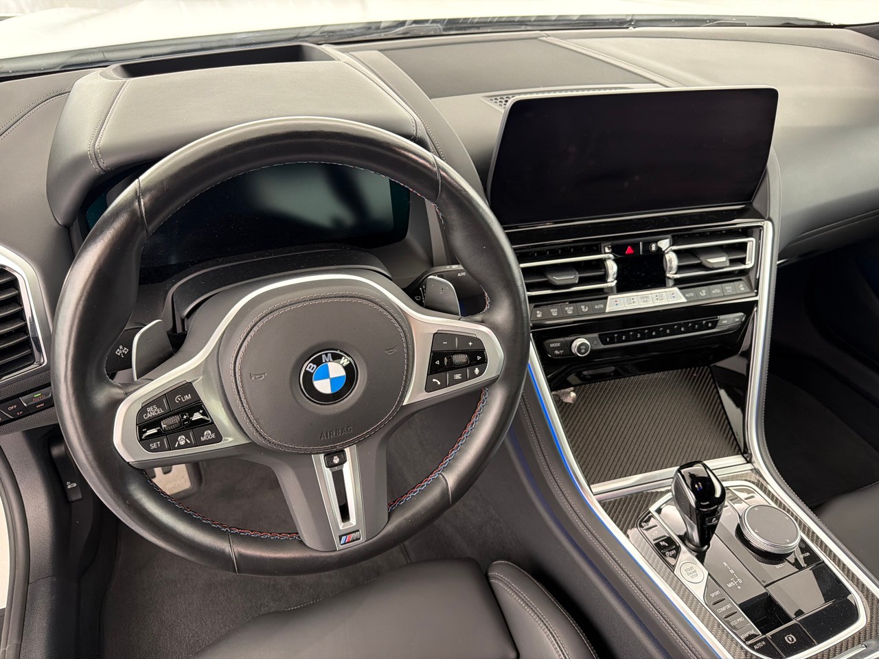 BMW M850i xDrive-image-6