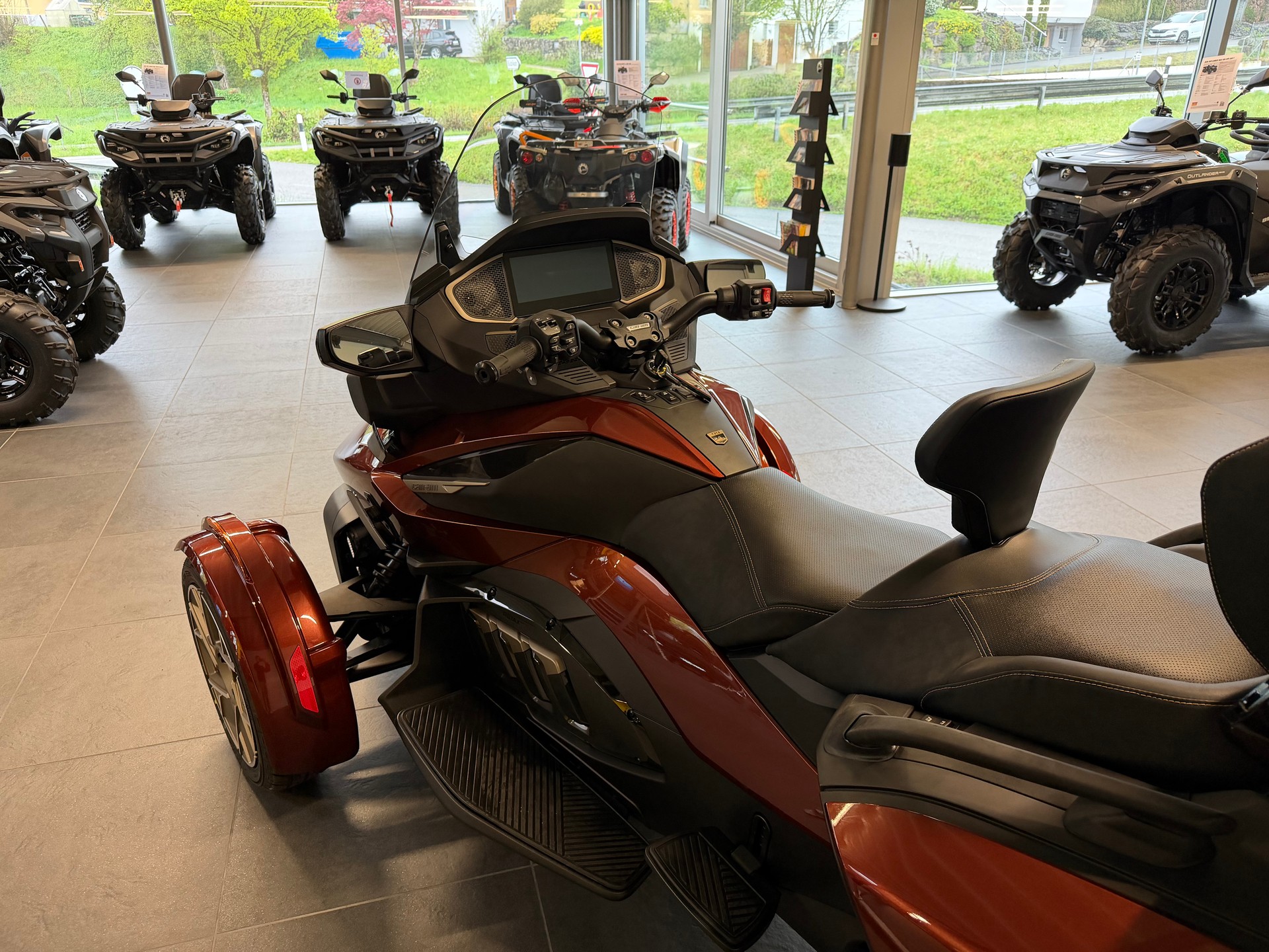 CAN-AM Spyder RT Sea to Sky-image-9