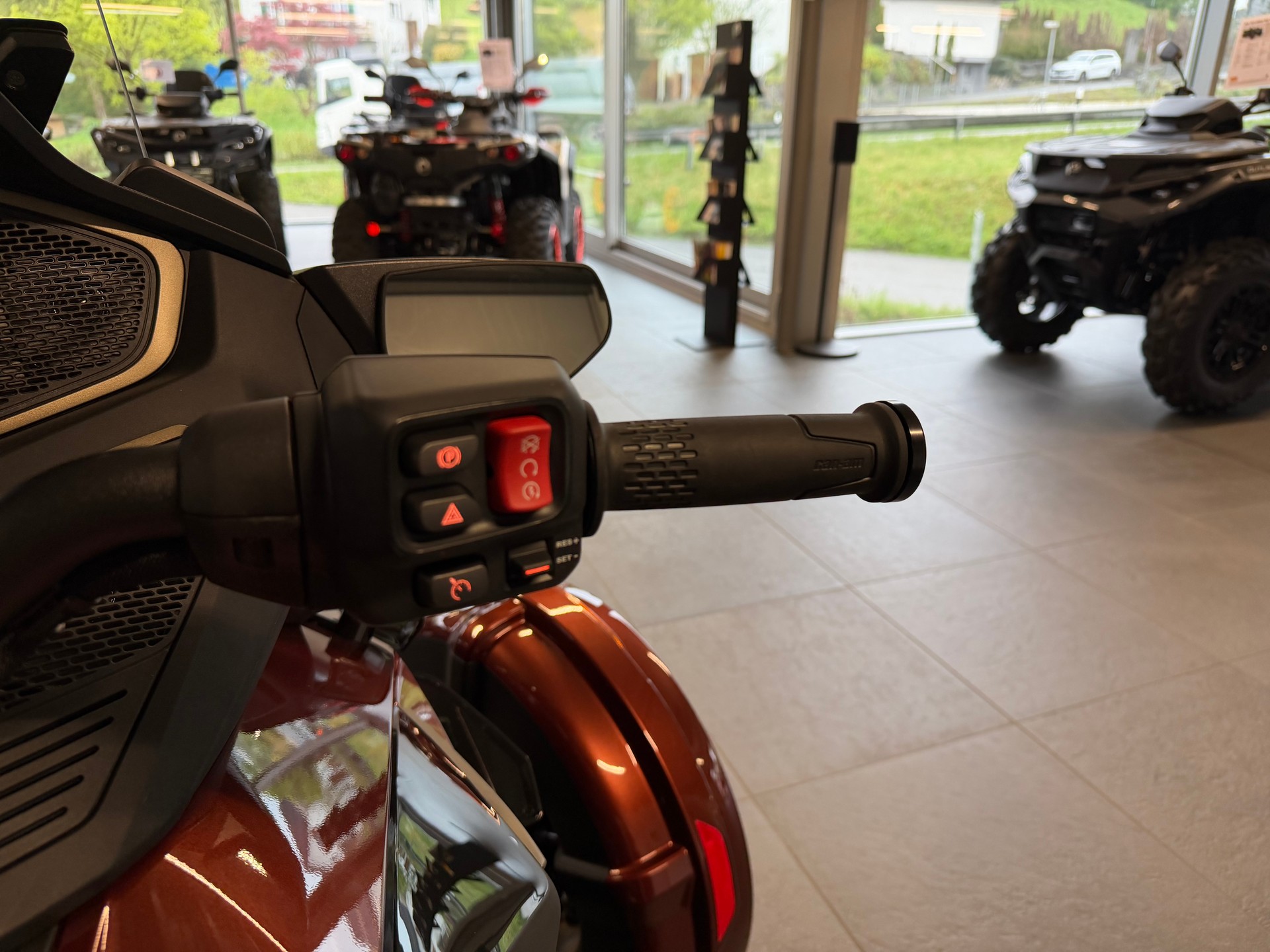 CAN-AM Spyder RT Sea to Sky-image-7