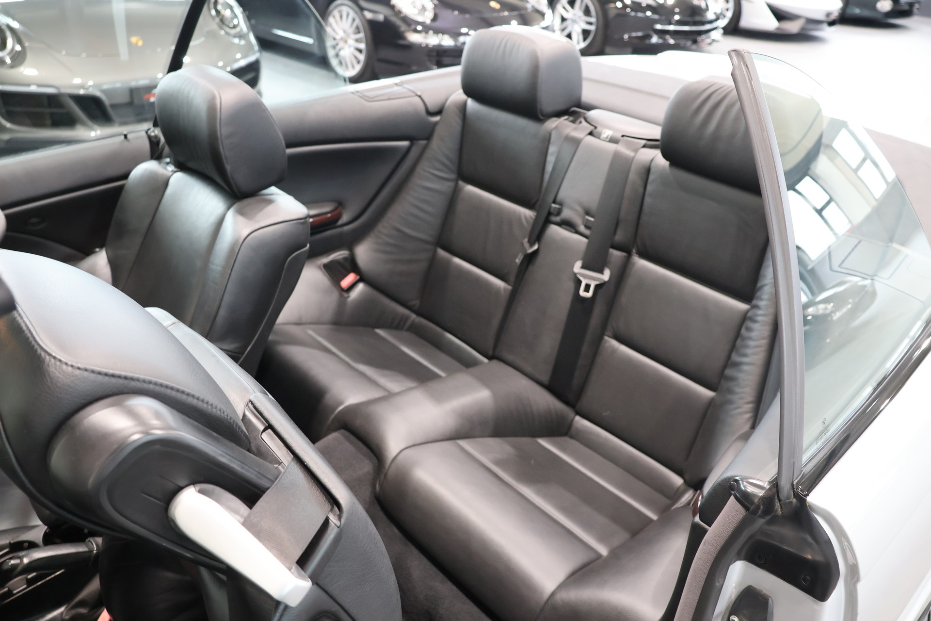 BMW 320Ci Cabriolet-image-14
