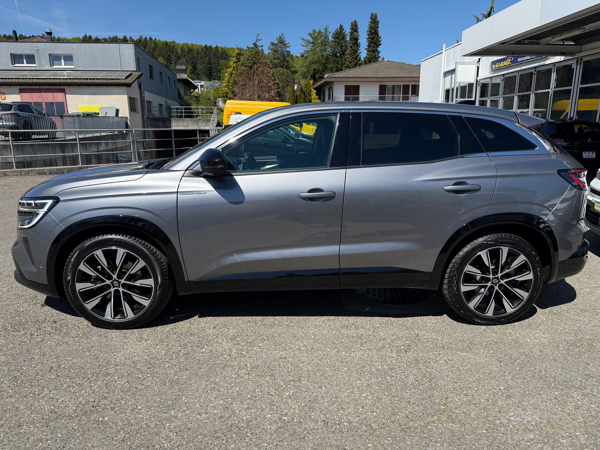RENAULT Austral 1.2 HEV 200 Techno A-showroom-element-2