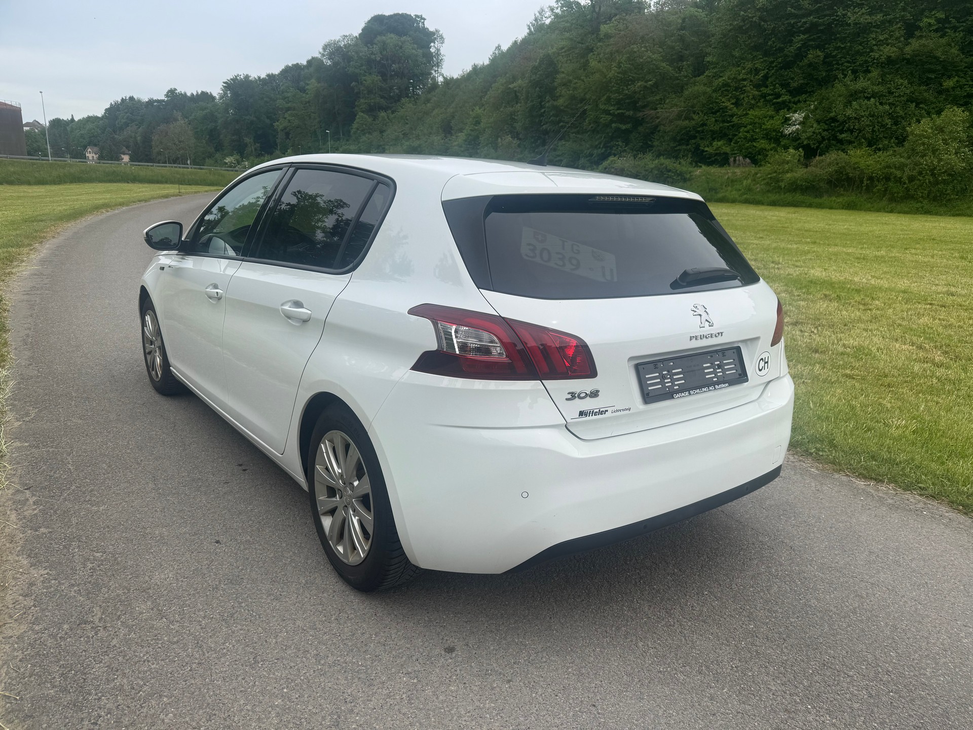 PEUGEOT 308 1.2 THP Active-image-3
