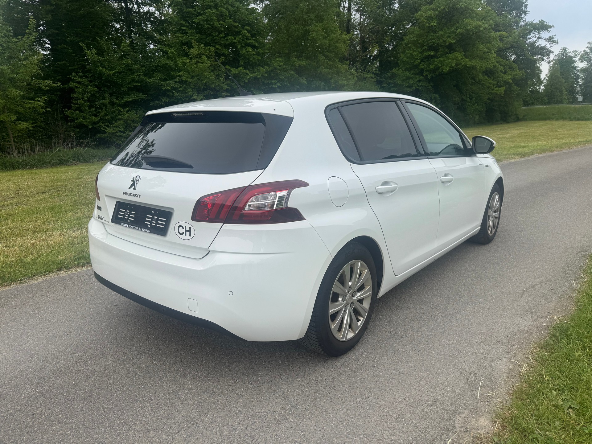 PEUGEOT 308 1.2 THP Active-image-2