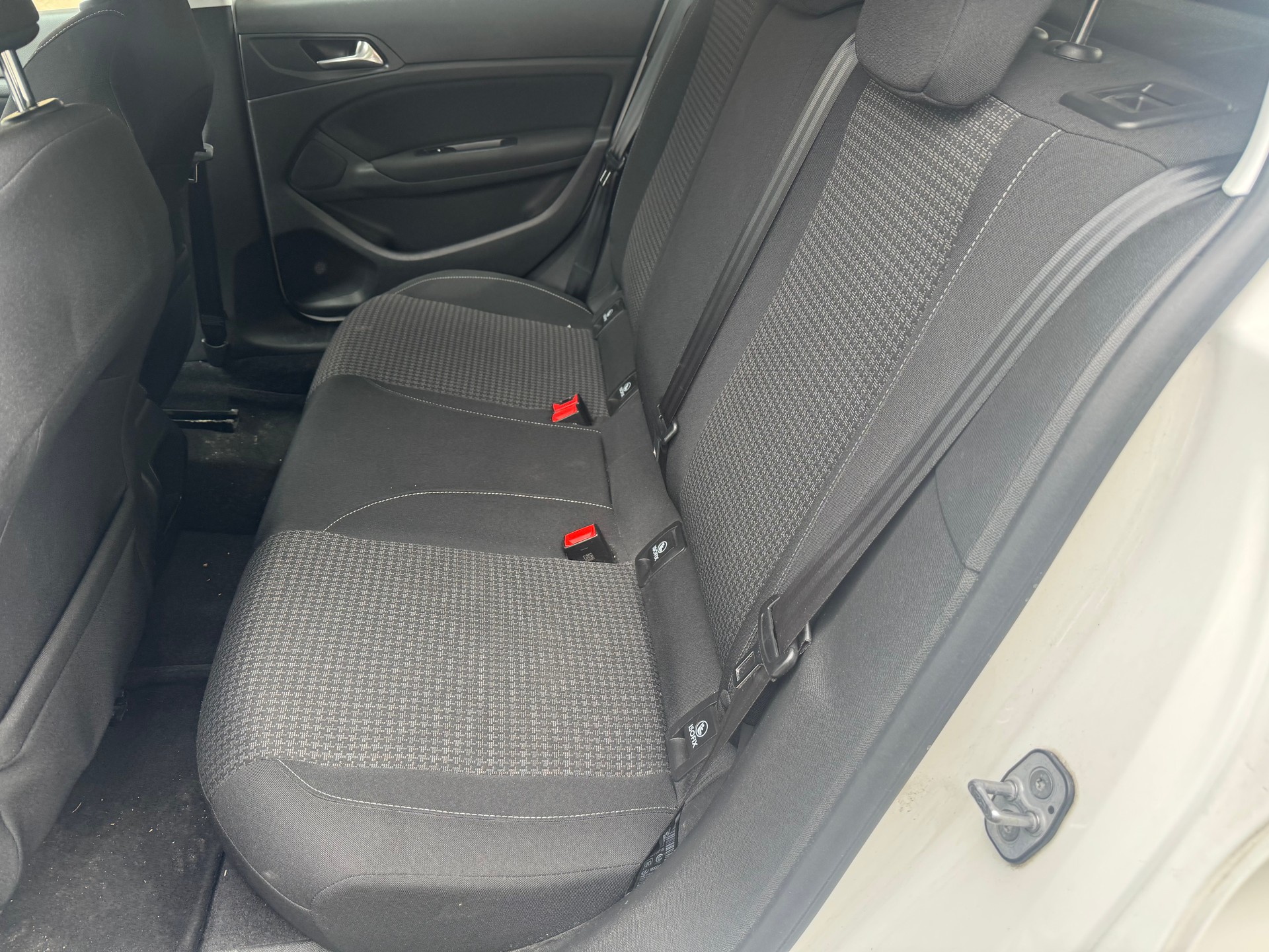 PEUGEOT 308 1.2 THP Active-image-8
