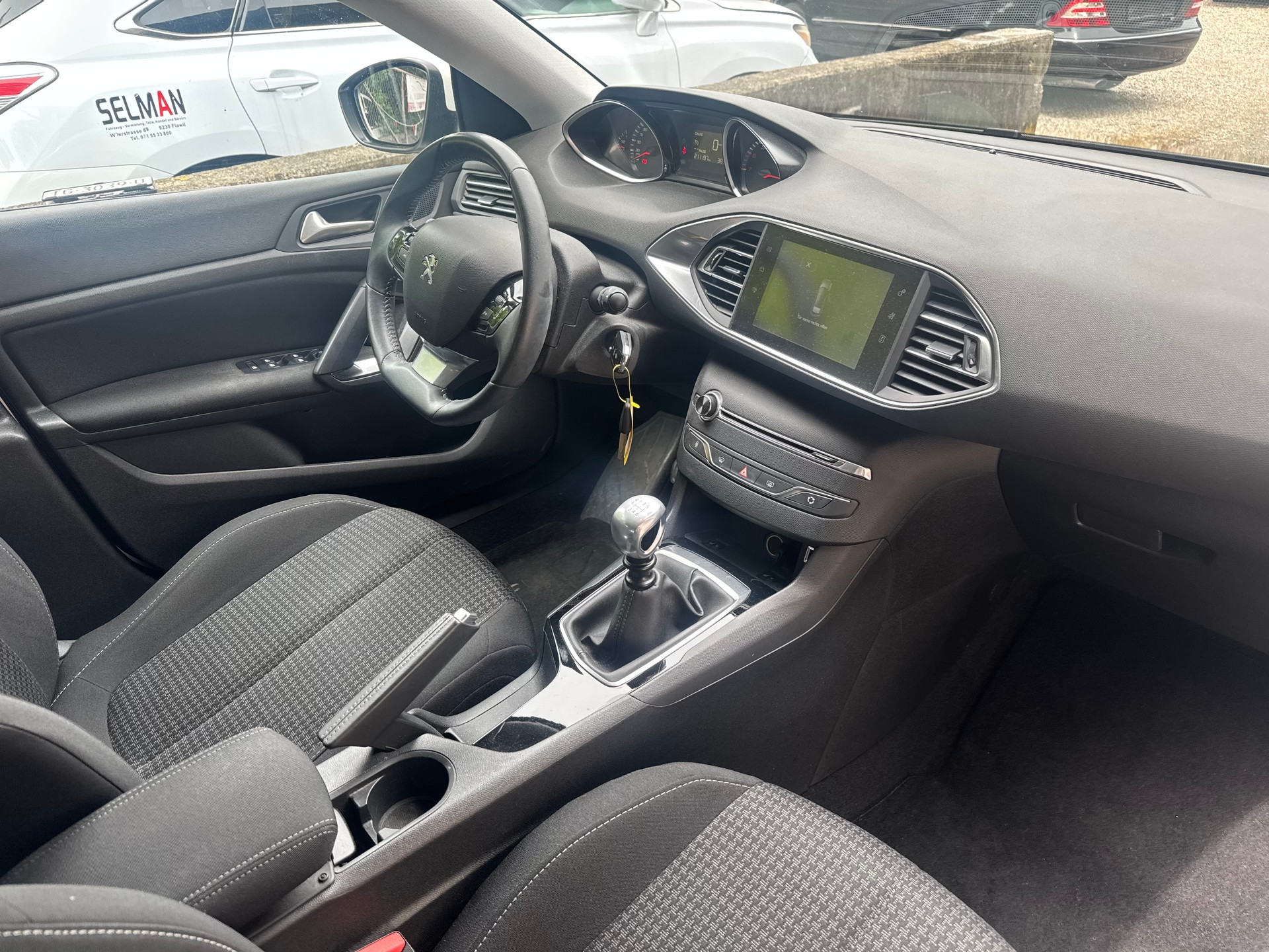 PEUGEOT 308 1.2 THP Active-image-7