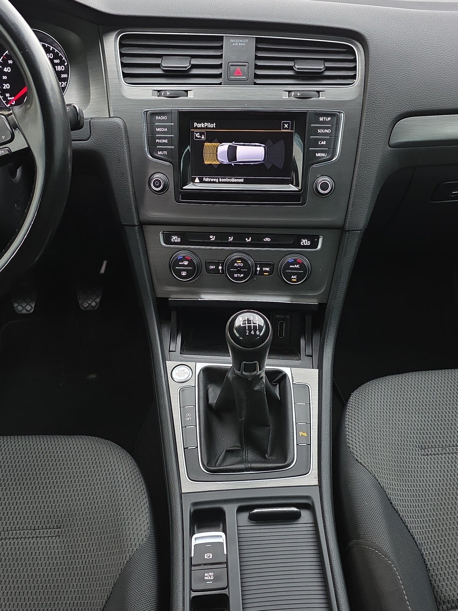 VW Golf Variant 2.0 TDI Comfortline-image-11