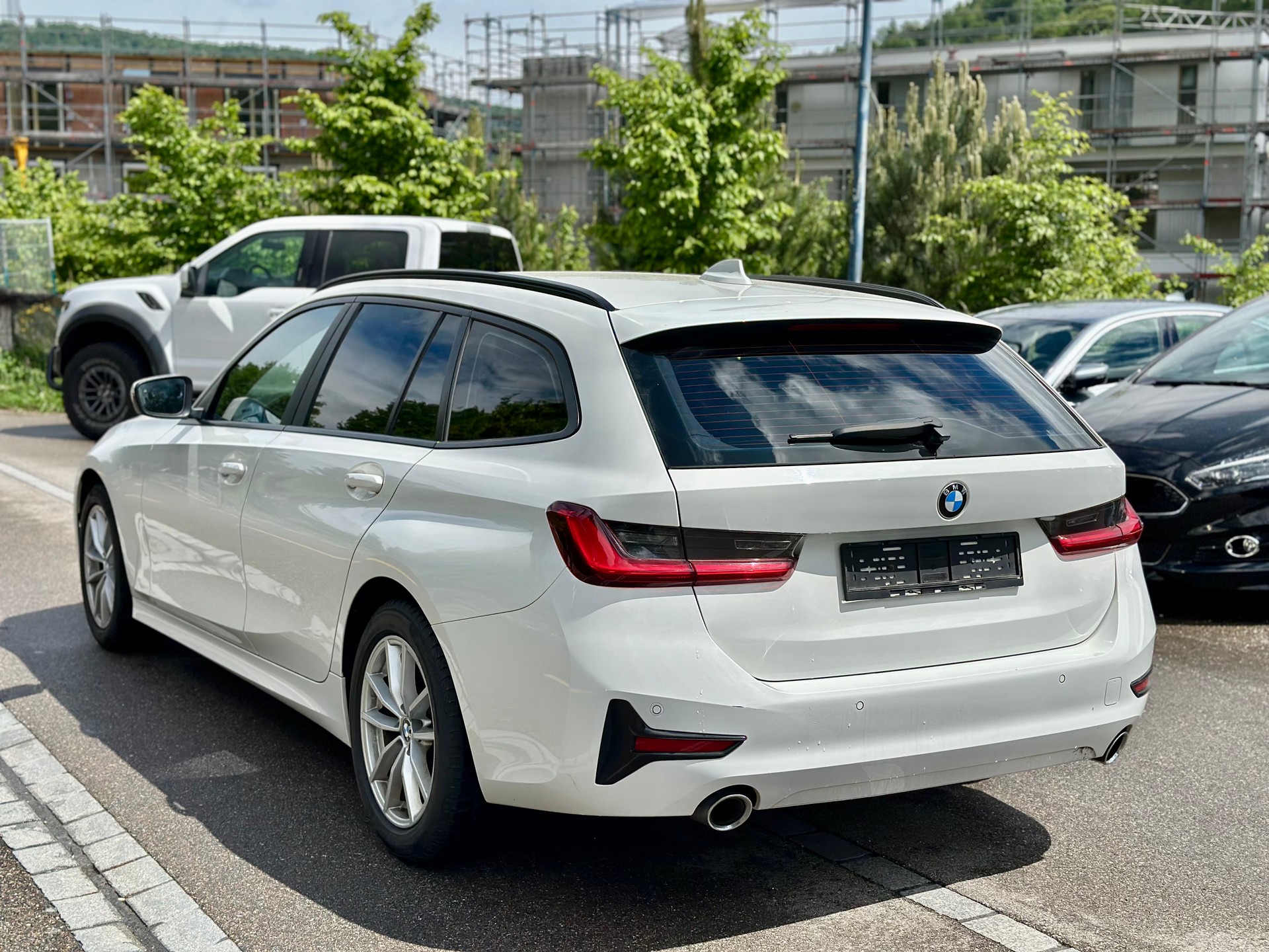 BMW 320d xDrive Touring Steptronic-image-5