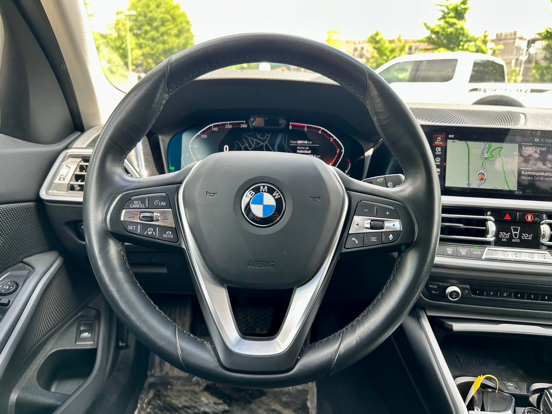 BMW 320d xDrive Touring Steptronic-image-14