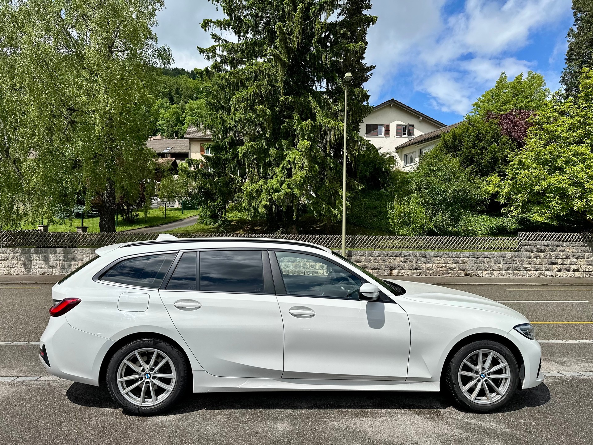 BMW 320d xDrive Touring Steptronic-image-4