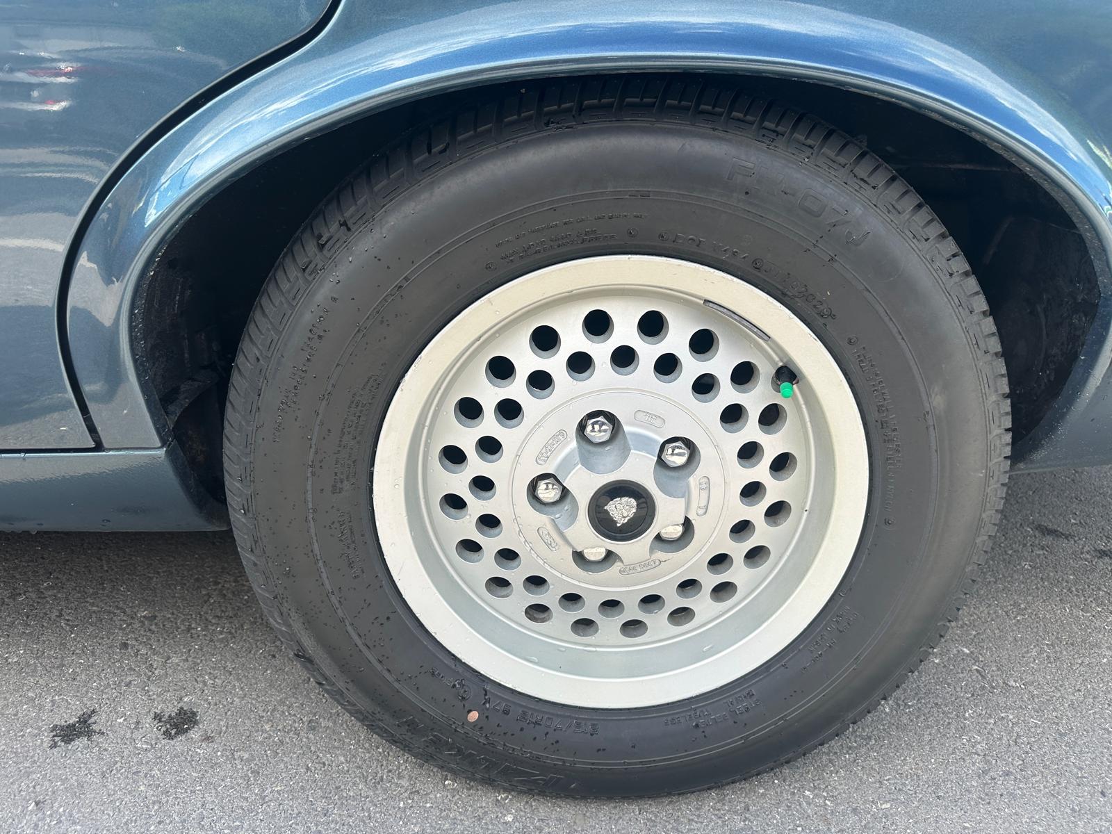 JAGUAR XJ12 5.3 HE Vanden Plas-image-10