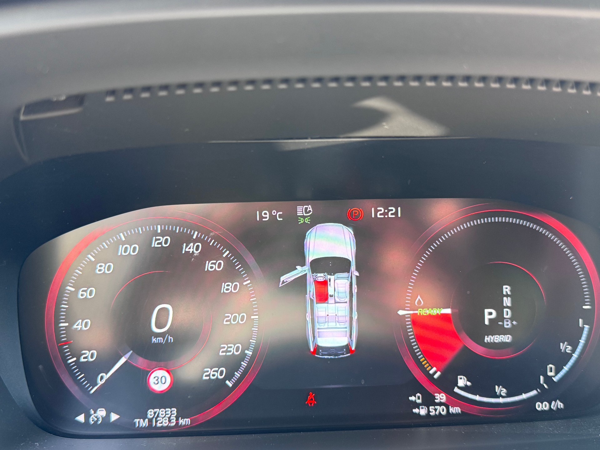 VOLVO V90 2.0 T8 TE Inscription AWD-image-6