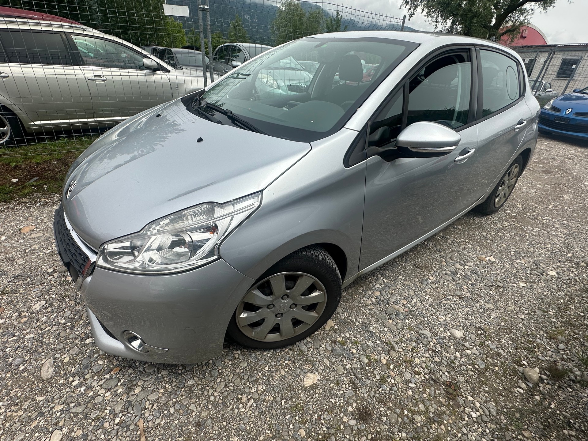PEUGEOT 208 1.4 VTI Active-image-5