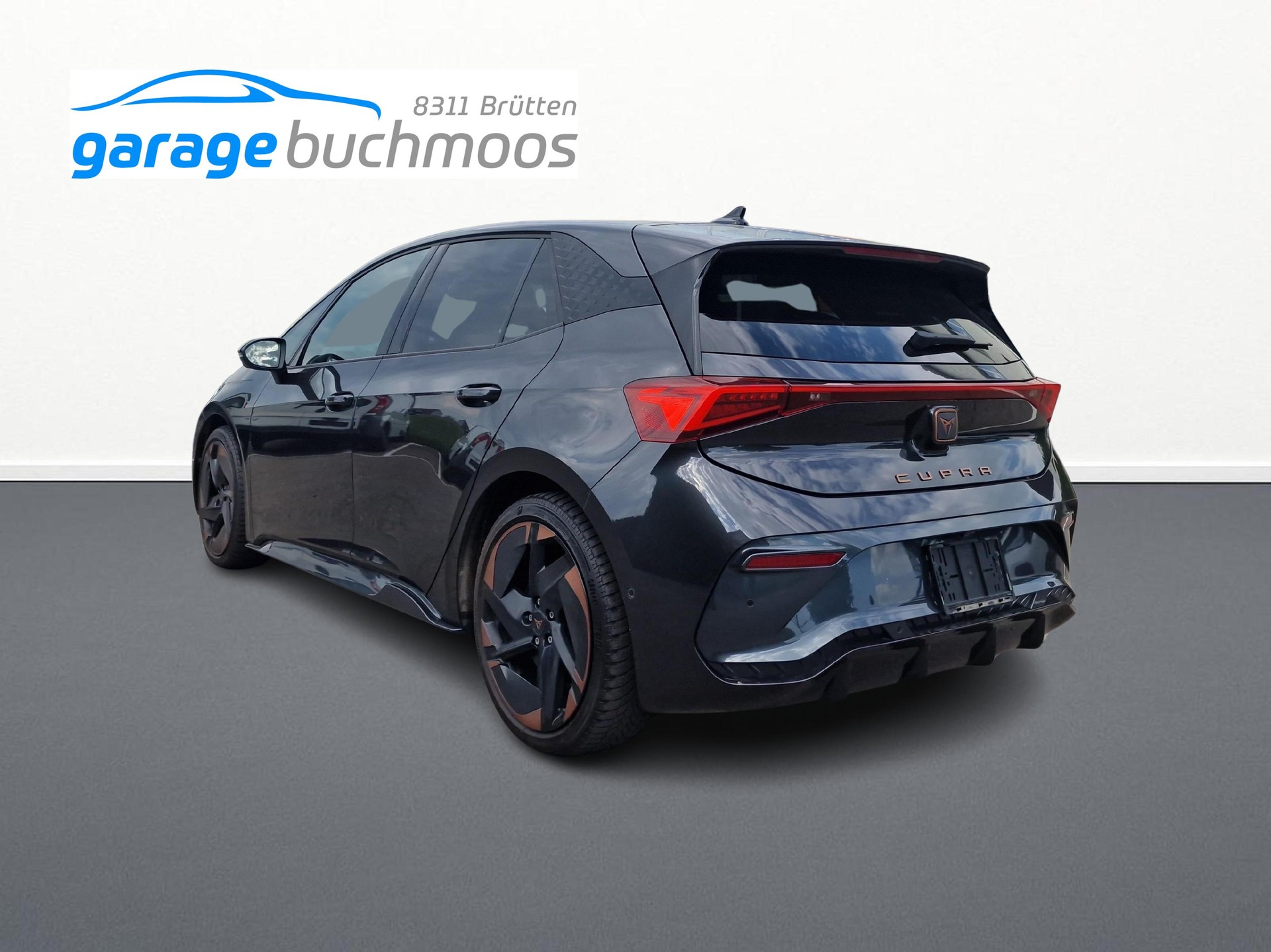 CUPRA Born VZ-showroom-element-2