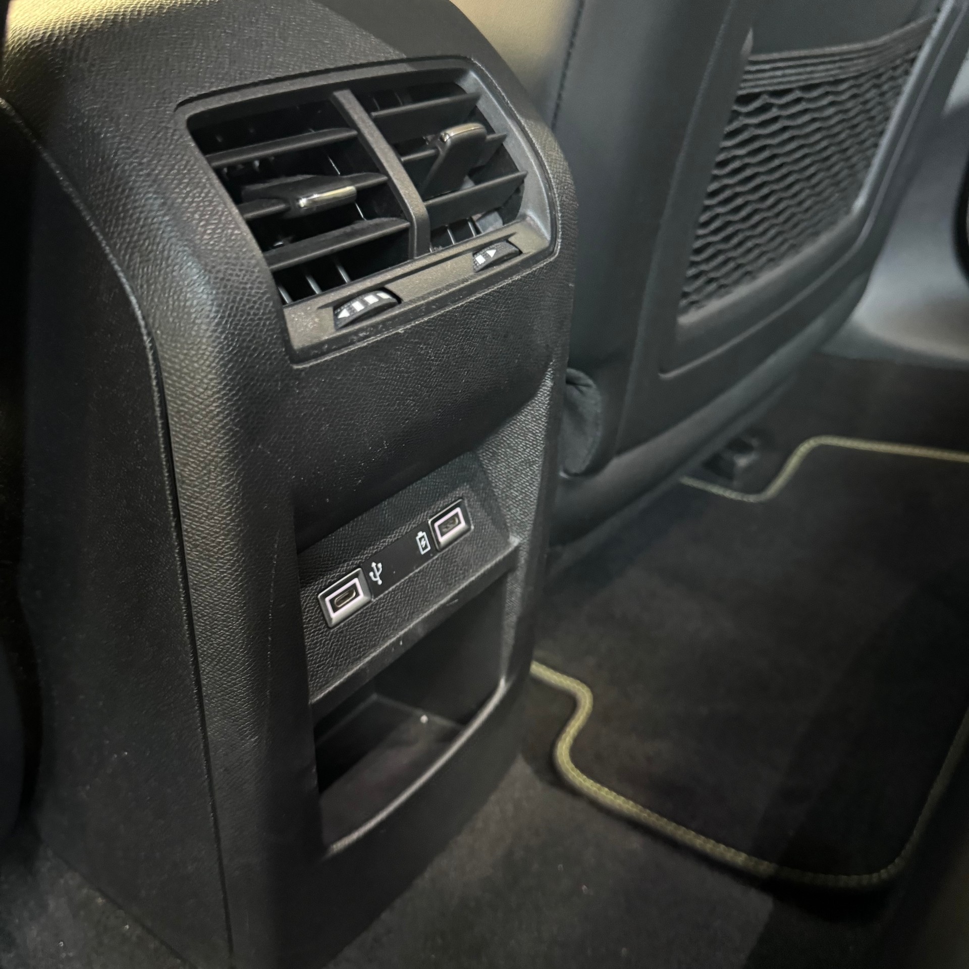 PEUGEOT 308 1.5 BlueHDI GT EAT8-image-12