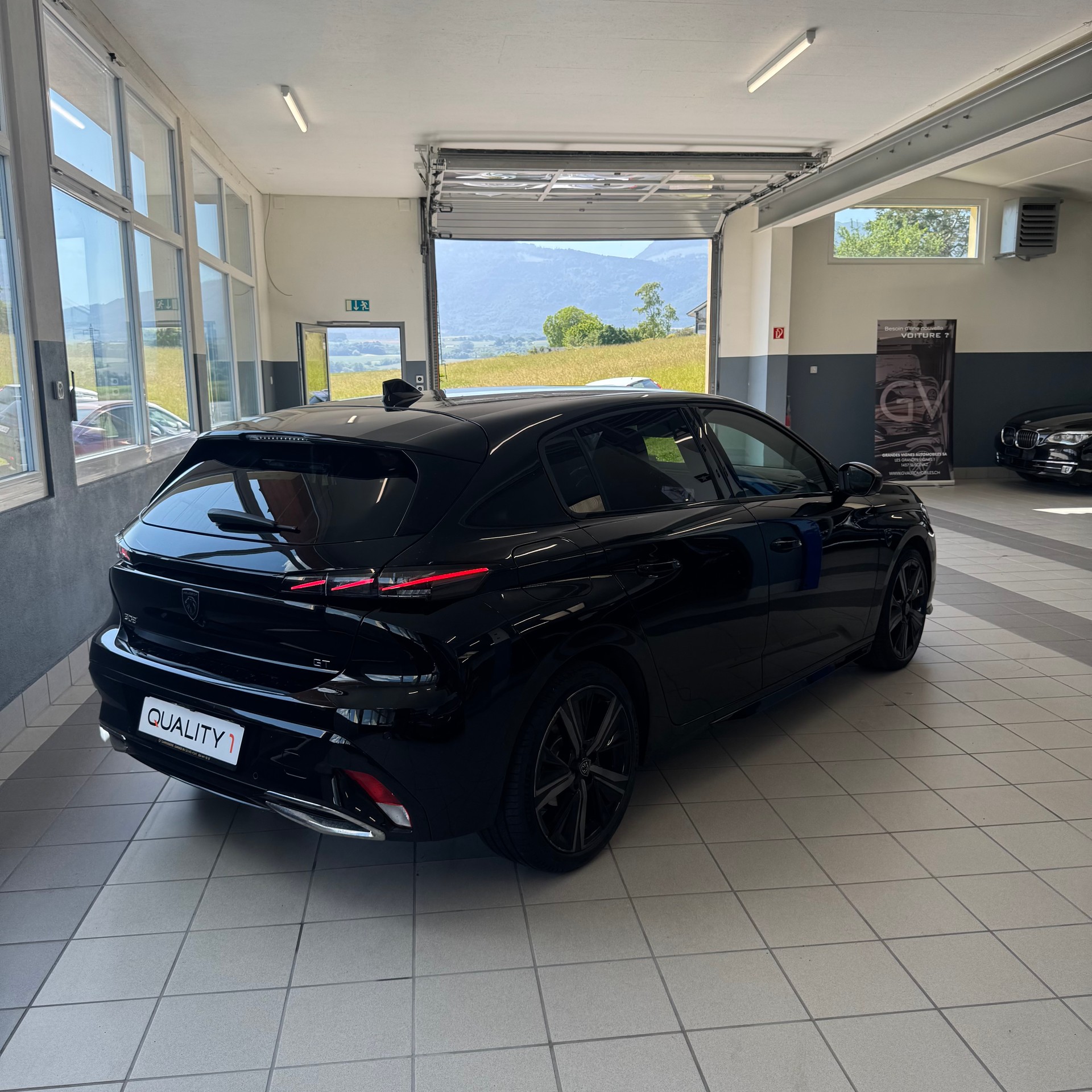 PEUGEOT 308 1.5 BlueHDI GT EAT8-image-4