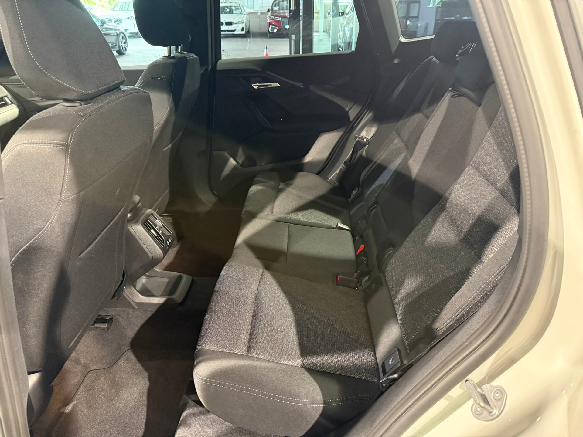 BMW X1 sDrive 18i-image-10