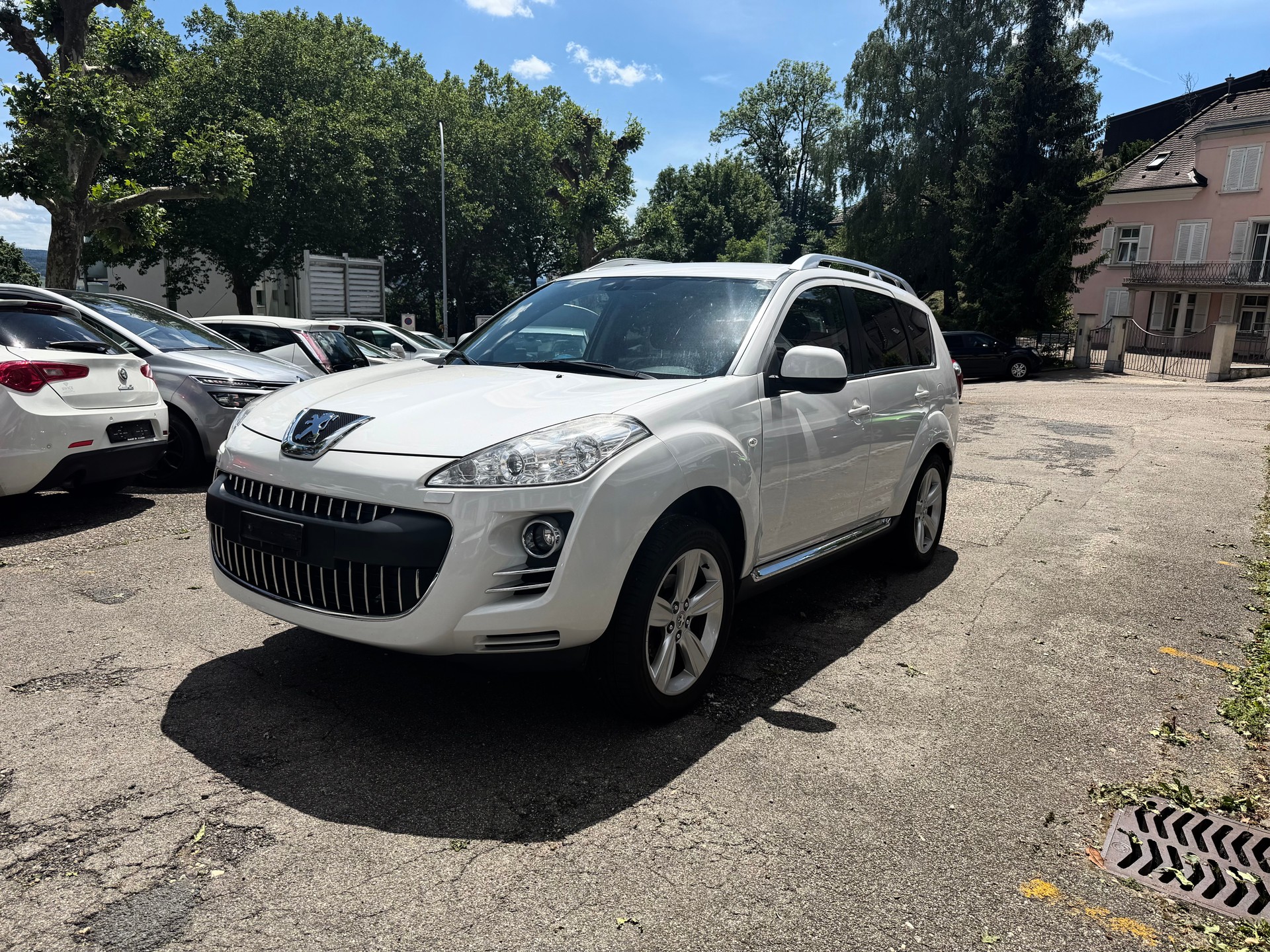 PEUGEOT 4007 2.2 HDi Platinum Edition-image-2