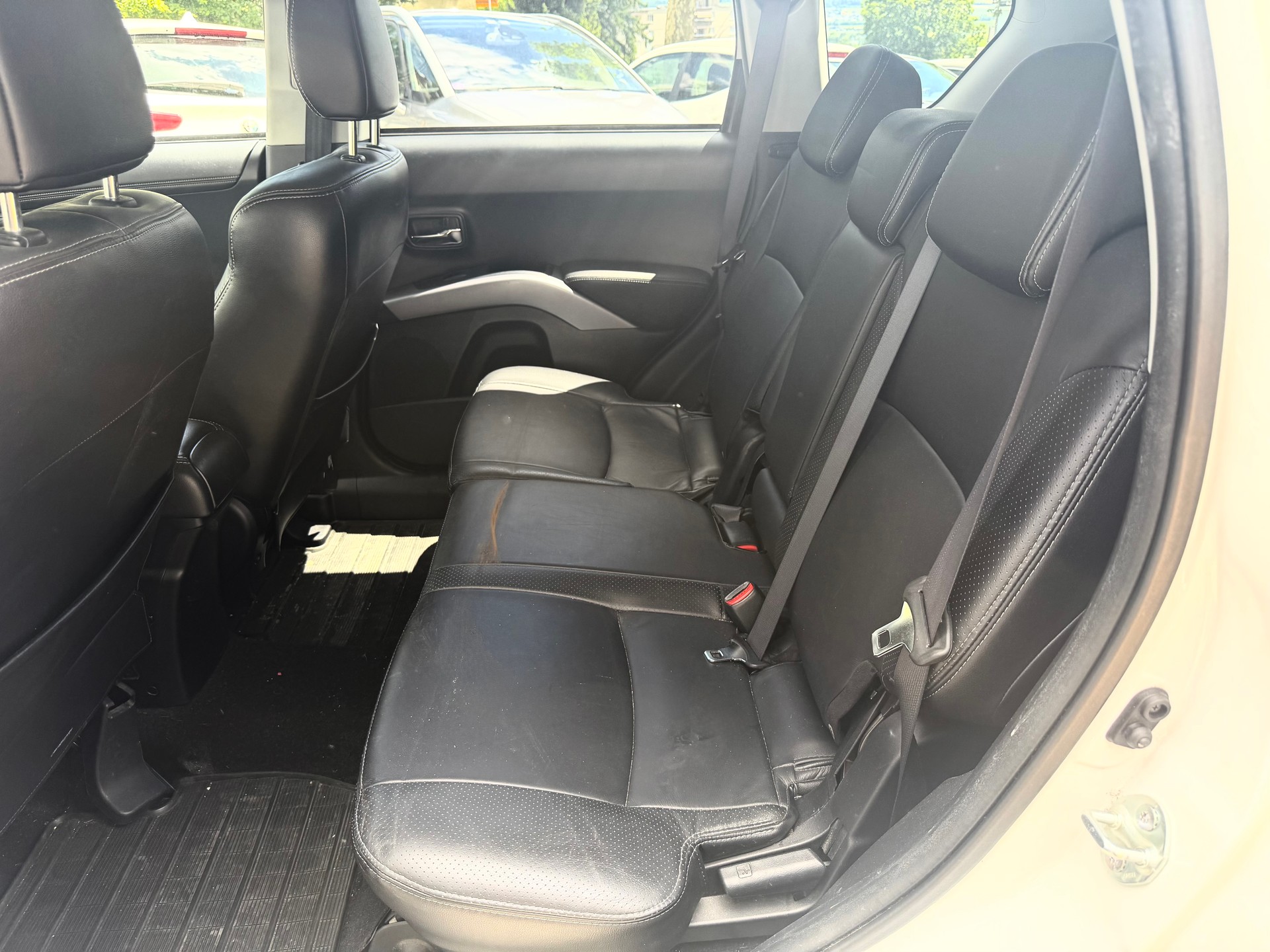 PEUGEOT 4007 2.2 HDi Platinum Edition-image-7