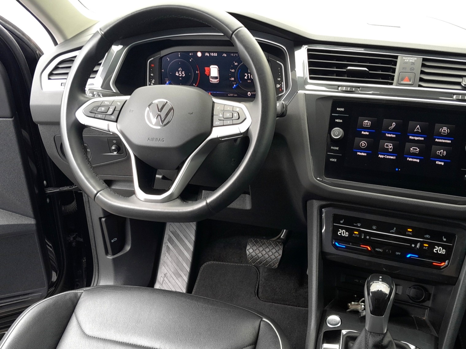 VW Tiguan 2.0 TDI SCR Elegance 4Motion DSG-image-8