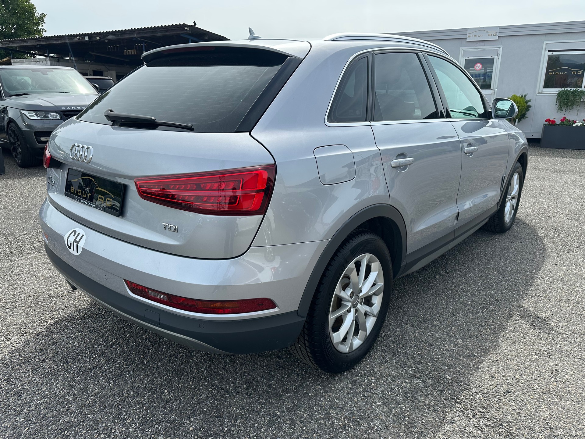 AUDI Q3 2.0 TDI-image-4