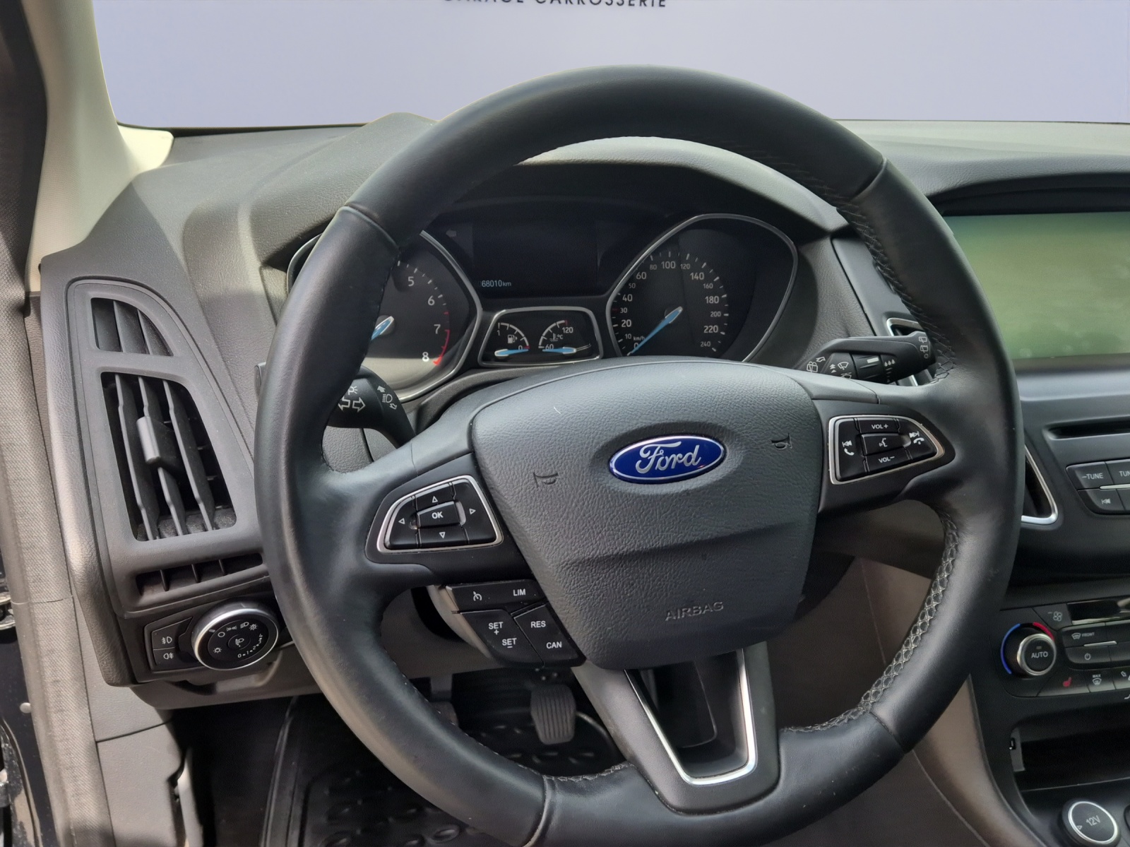 FORD Focus 1.5 SCTi Titanium-image-9
