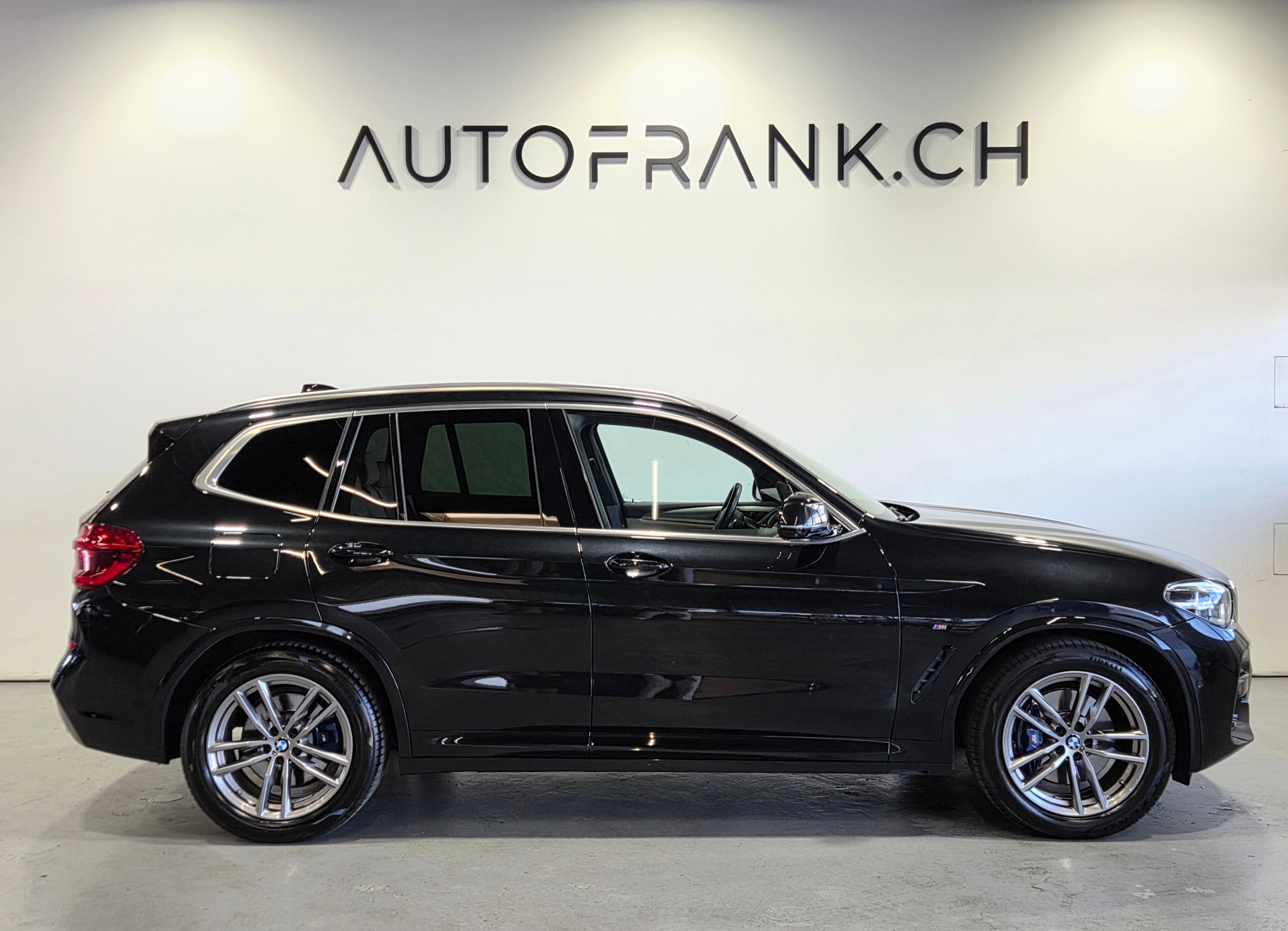 BMW X3 30d xDrive M-Sport-showroom-element-1