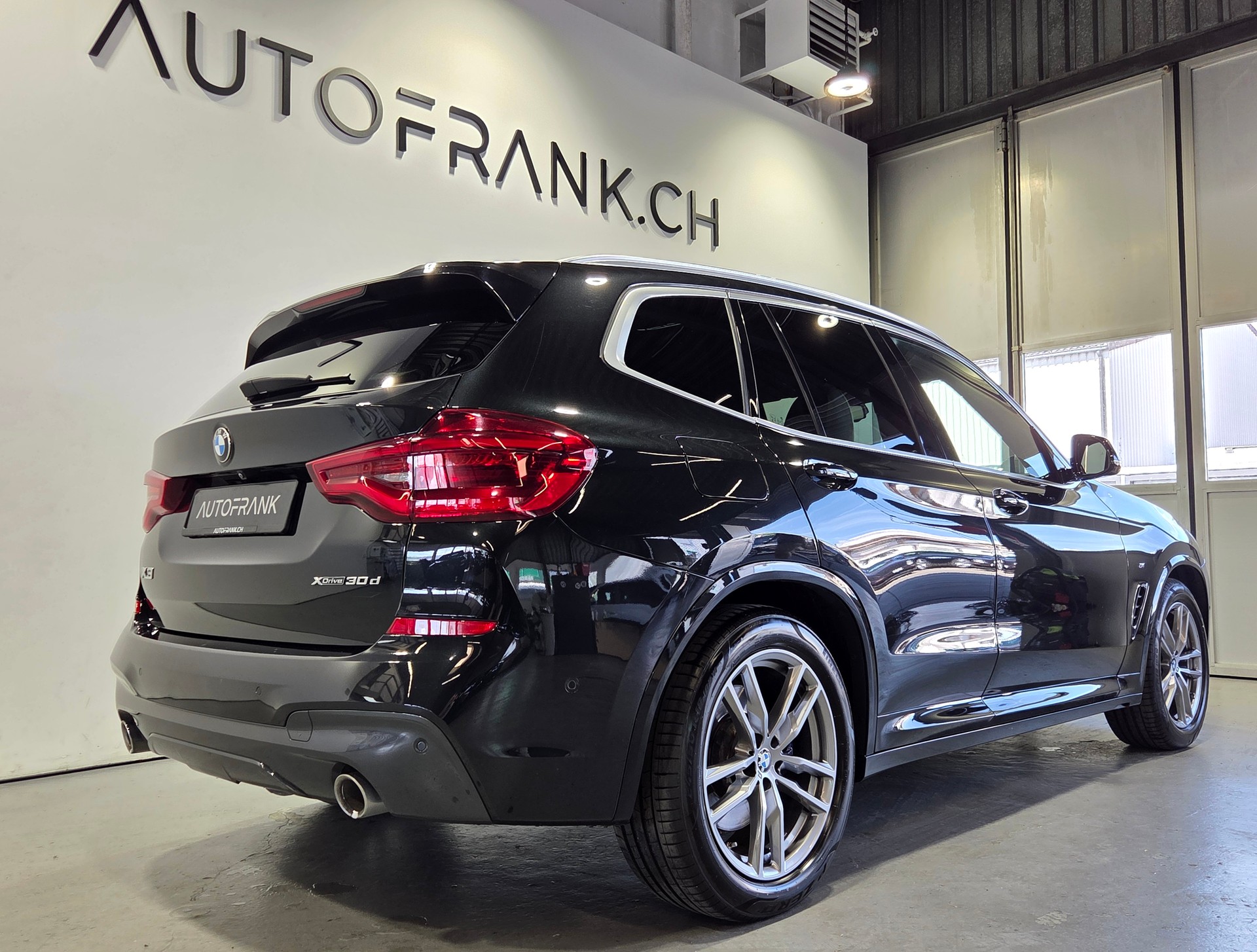 BMW X3 30d xDrive M-Sport-showroom-element-2