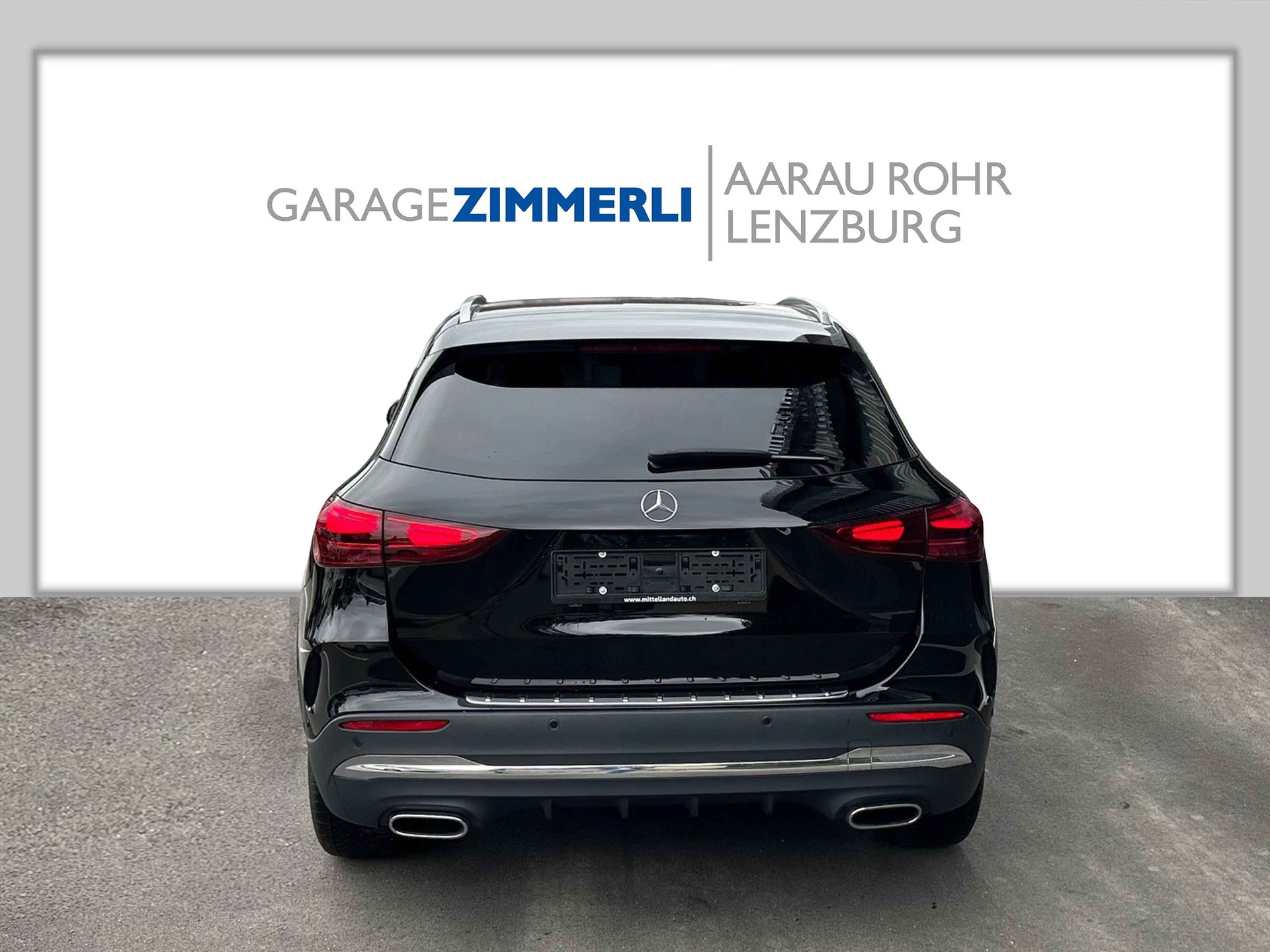 MERCEDES-BENZ GLA 200d AMG Line 8G-DCT-image-4