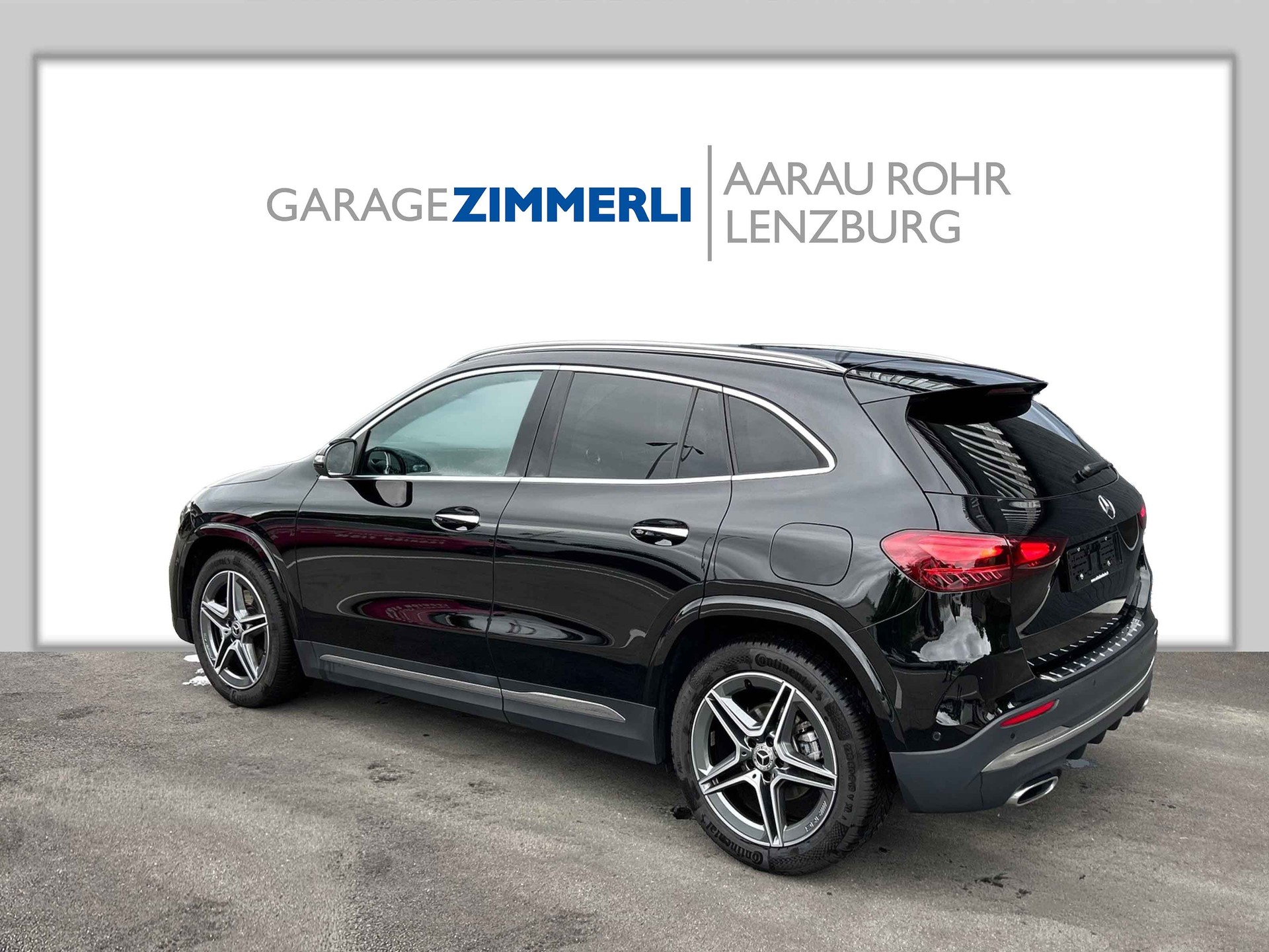 MERCEDES-BENZ GLA 200d AMG Line 8G-DCT-showroom-element-2