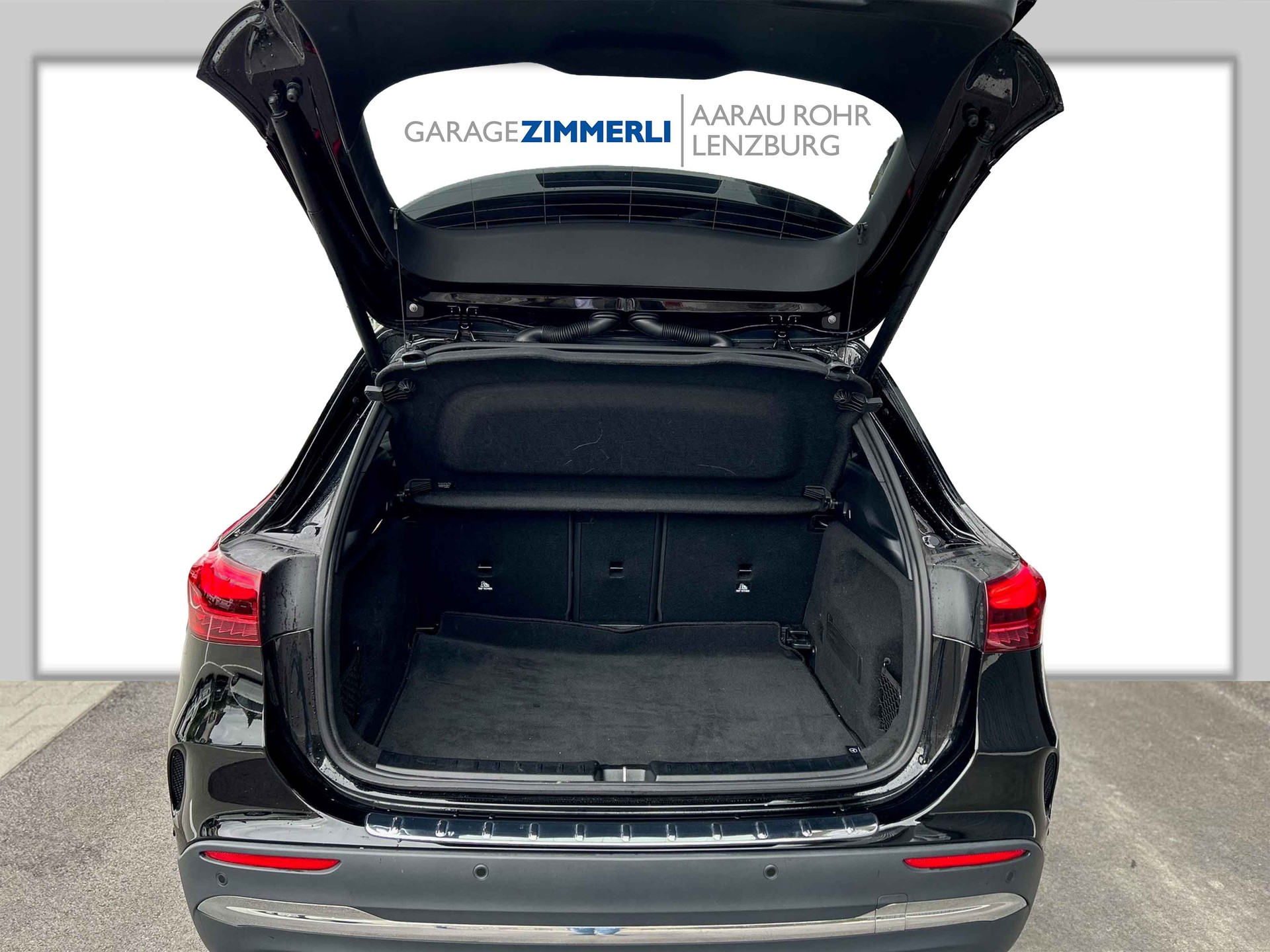 MERCEDES-BENZ GLA 200d AMG Line 8G-DCT-image-7