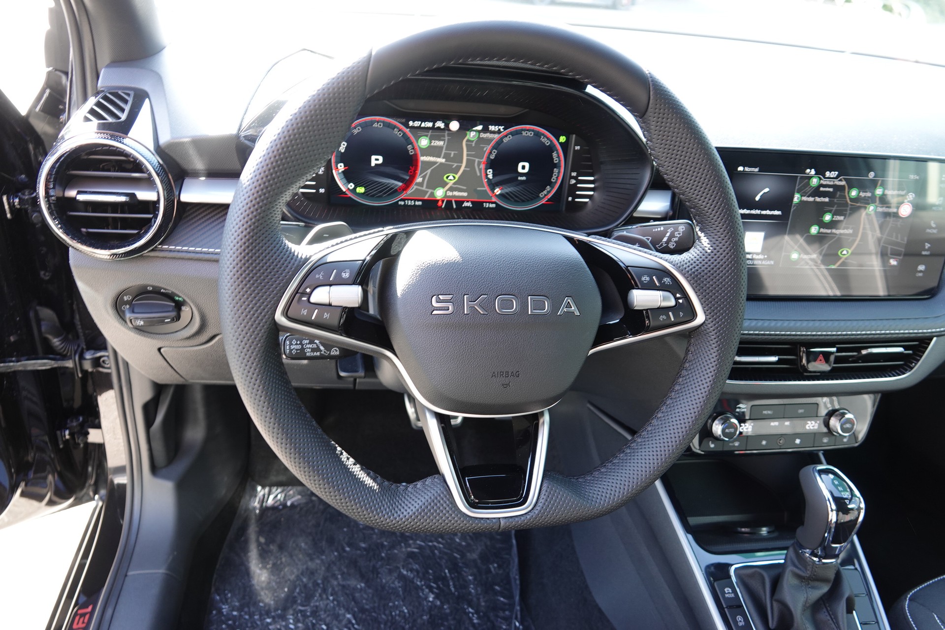 SKODA Fabia 1.5 TSI 130 DSG-image-12
