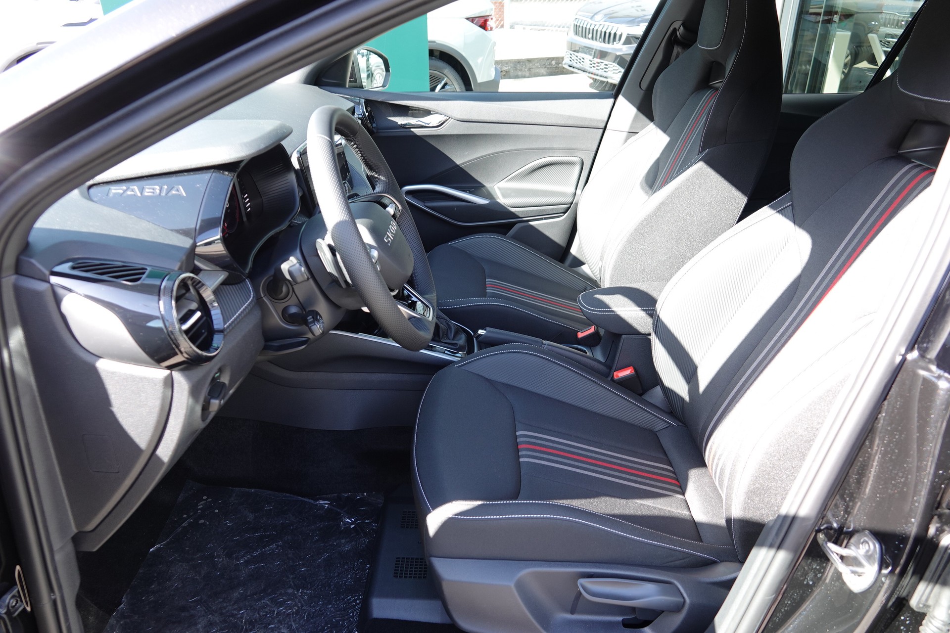 SKODA Fabia 1.5 TSI 130 DSG-image-14