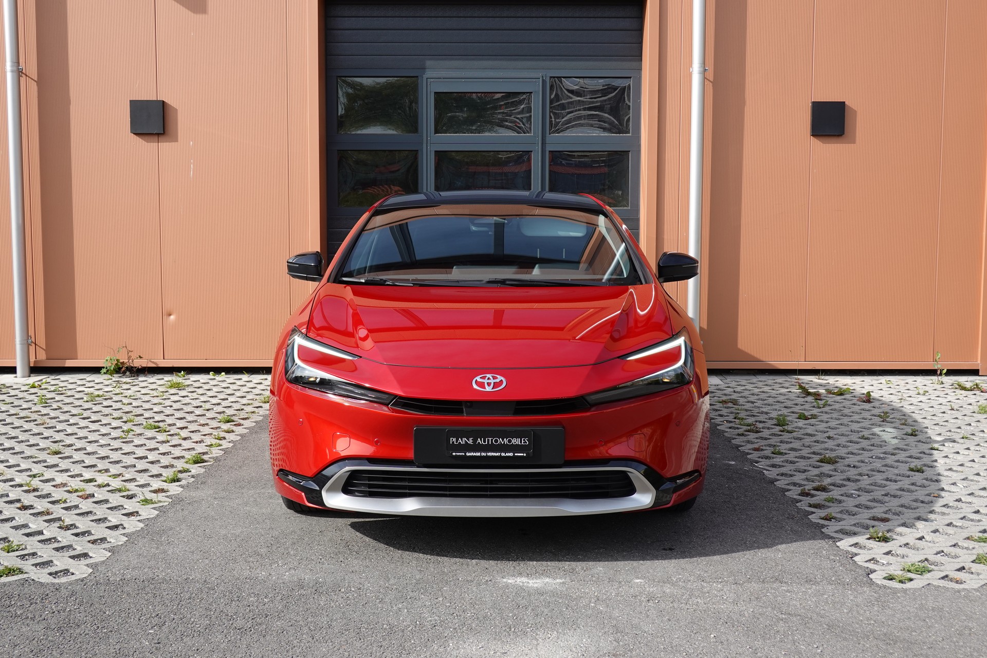 TOYOTA Prius 2,0 VVT-i Plug-in Hybrid Premium "Leasing 2,9% * 8 Roues * Toit solaire * Caméra 360 * Sièges ventilés/chauffants *-showroom-element-1