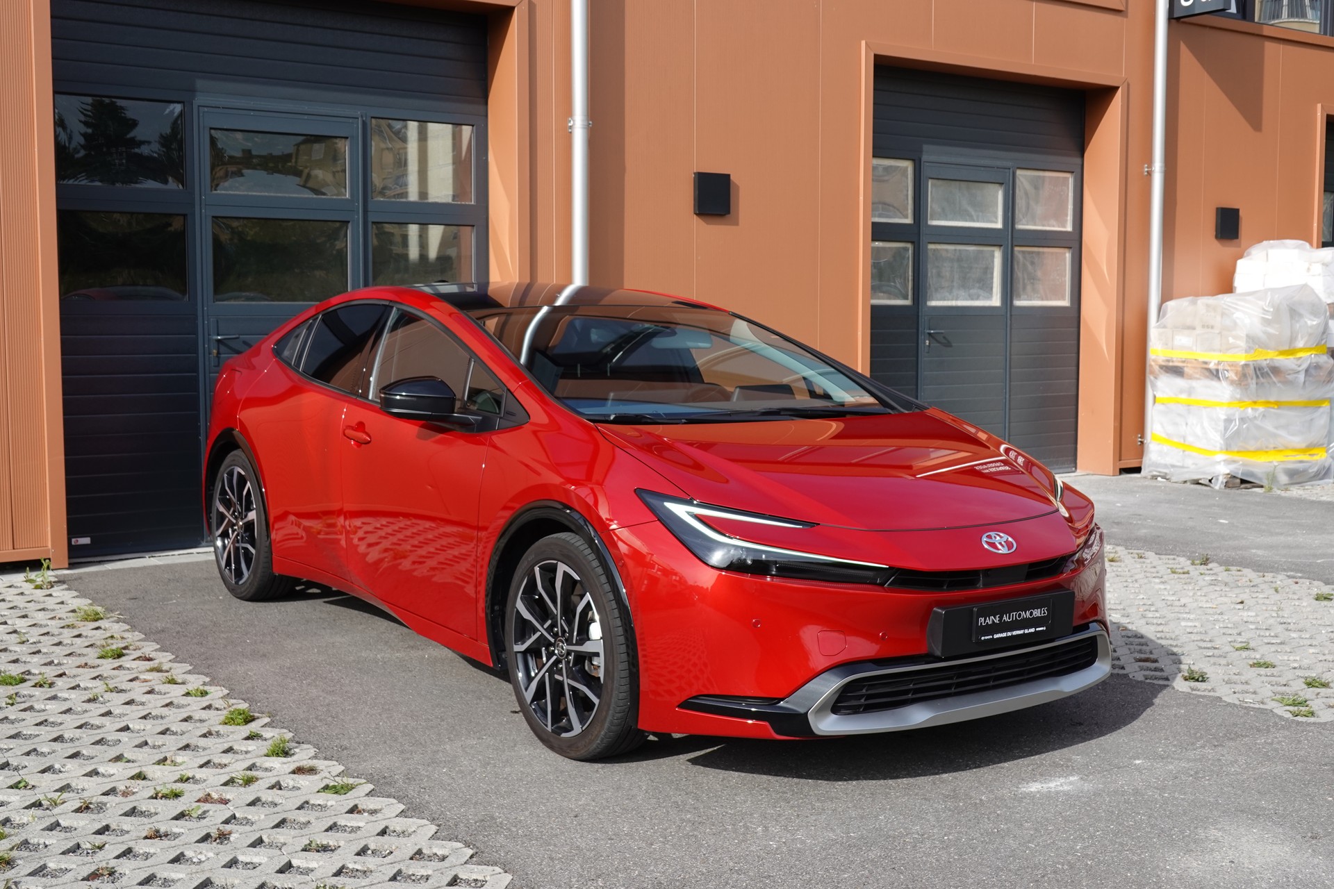 TOYOTA Prius 2,0 VVT-i Plug-in Hybrid Premium "Leasing 2,9% * 8 Roues * Toit solaire * Caméra 360 * Sièges ventilés/chauffants *-showroom-element-2