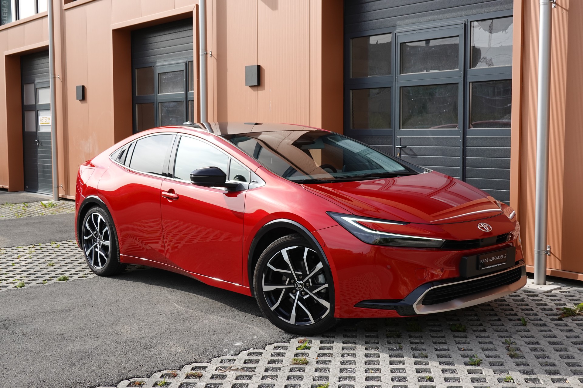 TOYOTA Prius 2,0 VVT-i Plug-in Hybrid Premium "Leasing 2,9% * 8 Roues * Toit solaire * Caméra 360 * Sièges ventilés/chauffants *-image-6